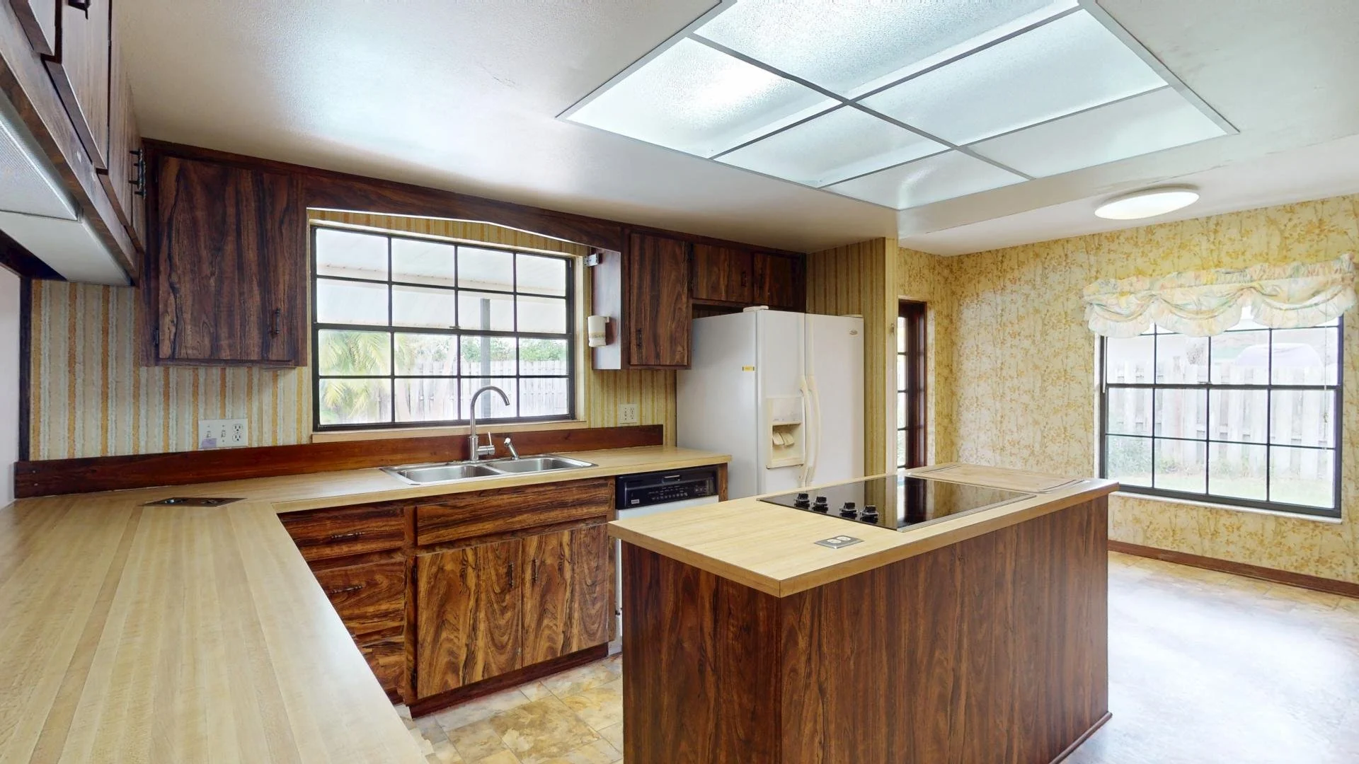 kitchen 4.jpg