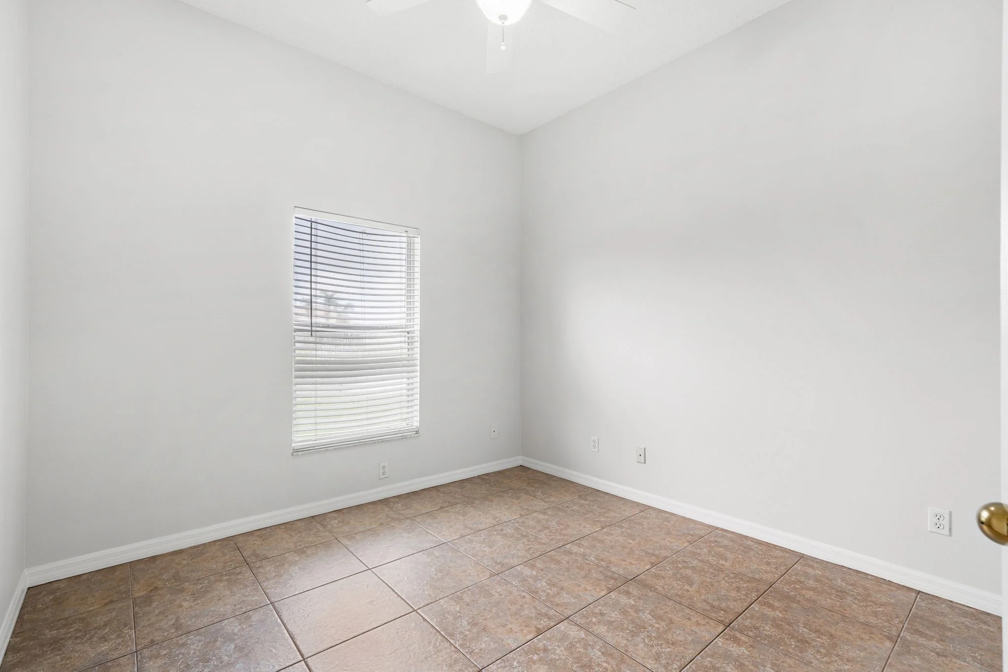 bedroom 3.jpg