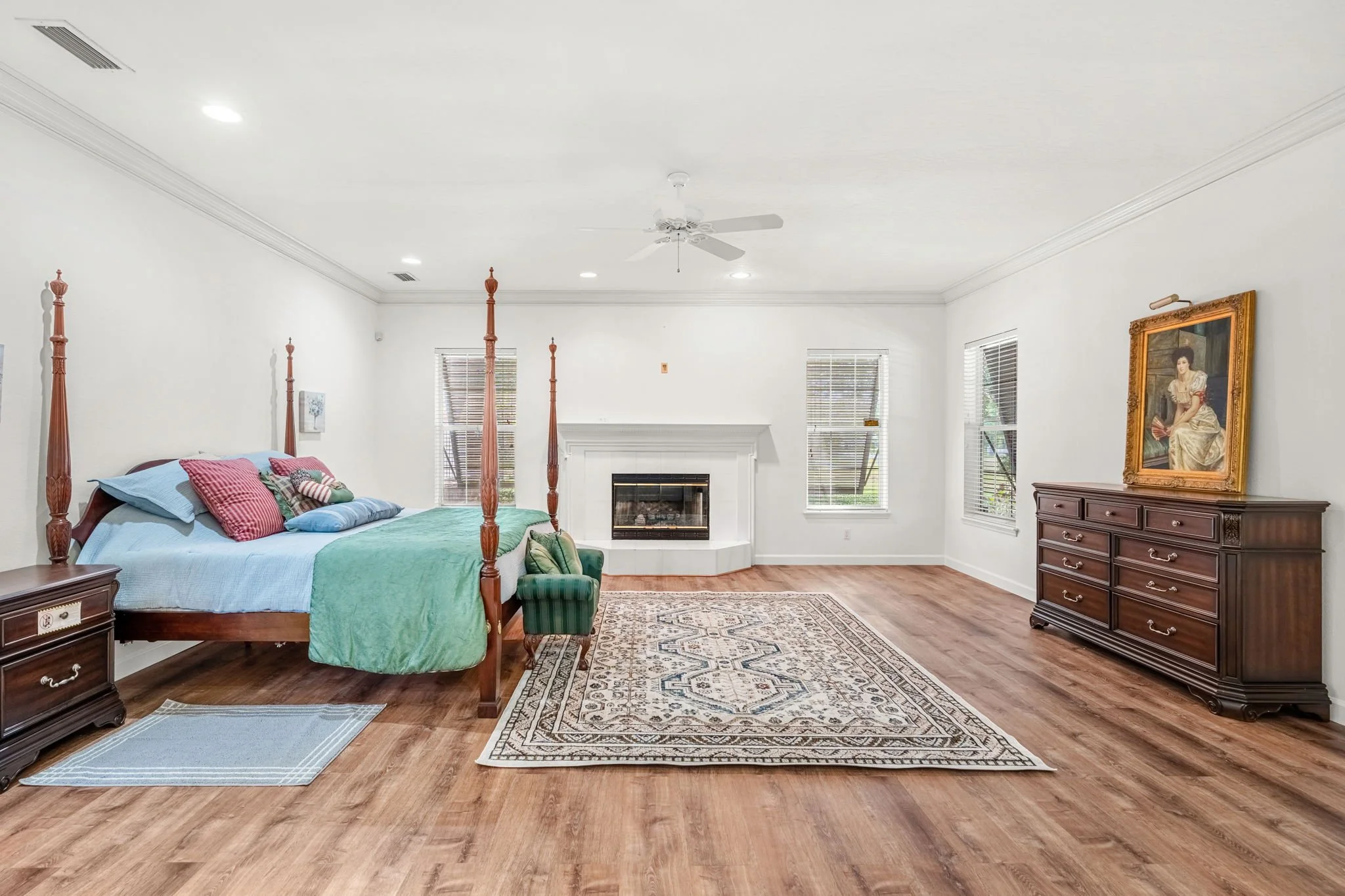 primary bedroom 1.jpg