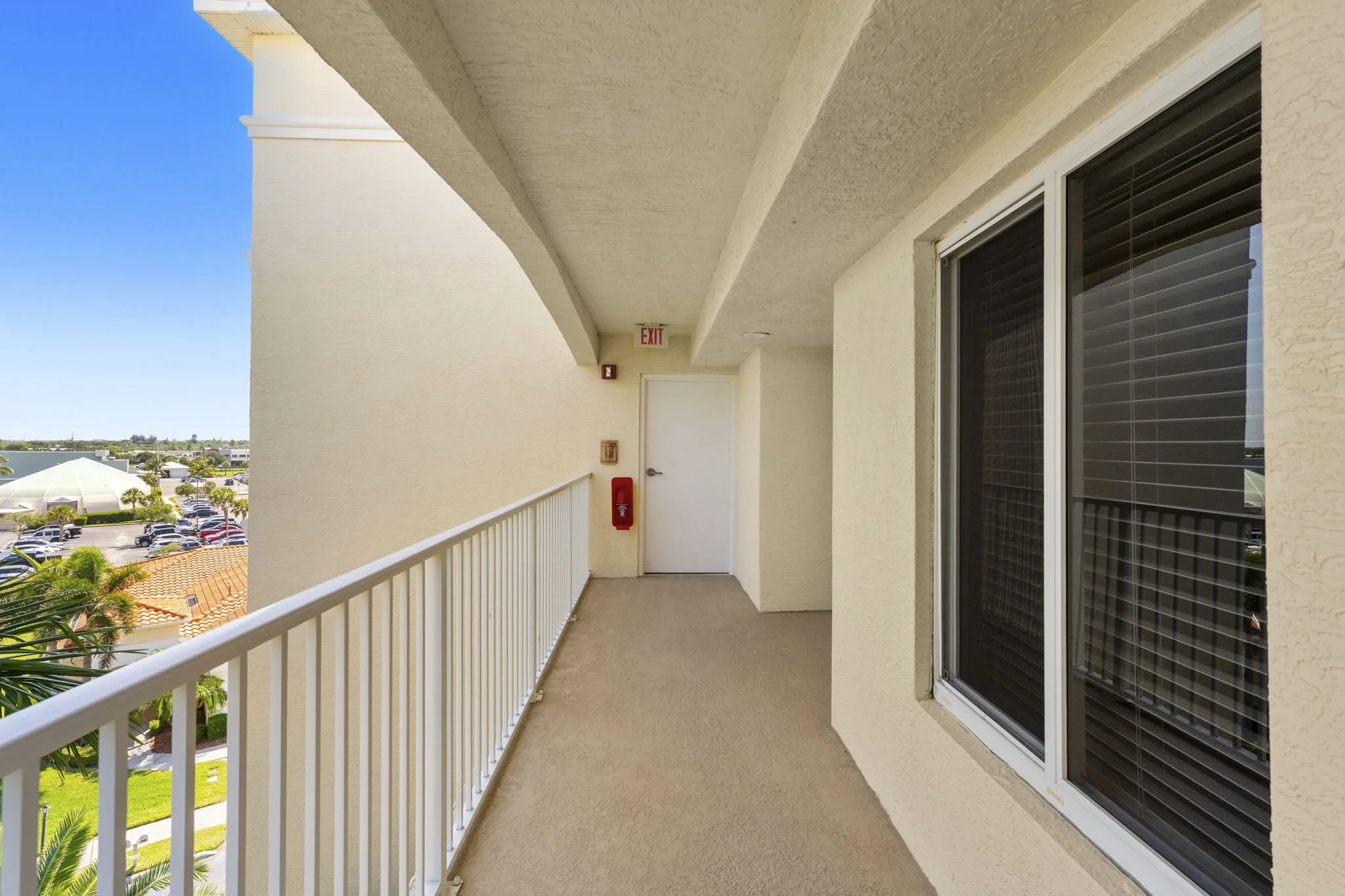 entrace walkway.jpg