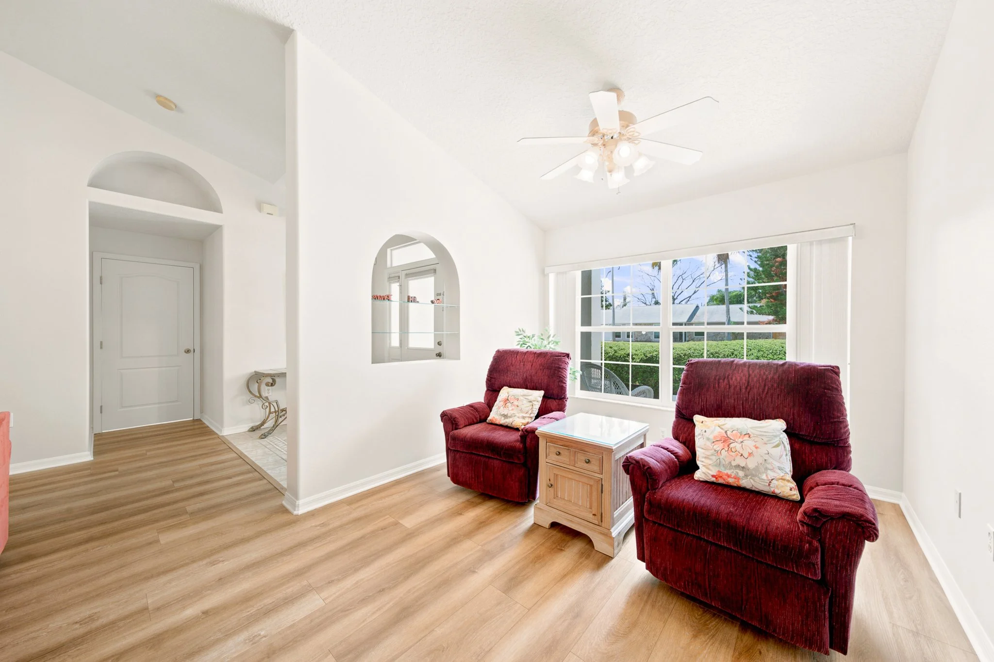 sitting area.jpg