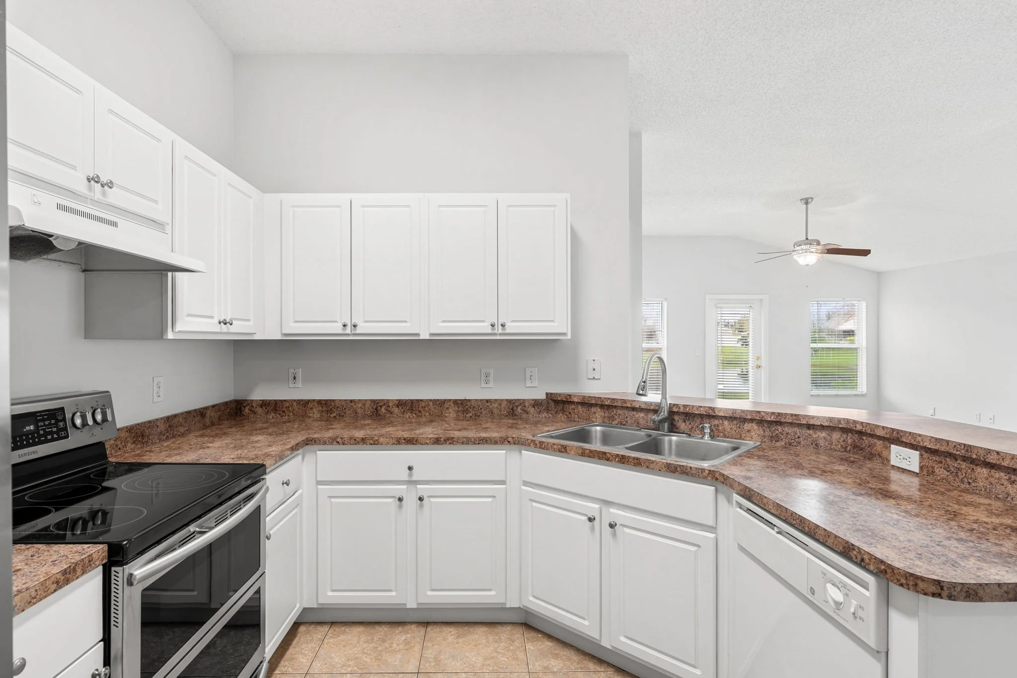 kitchen 5.jpg