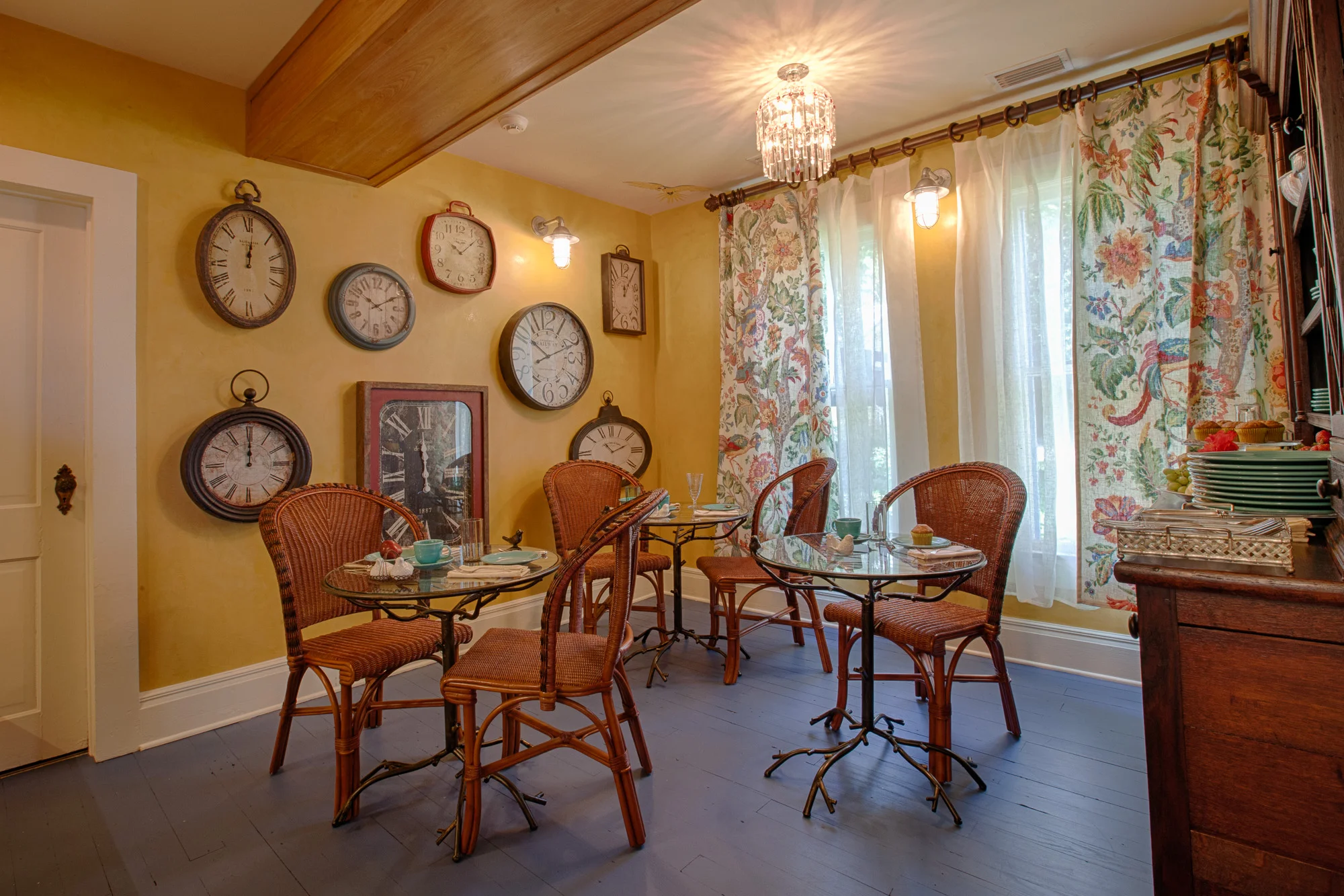 Downstairs Dining.jpg