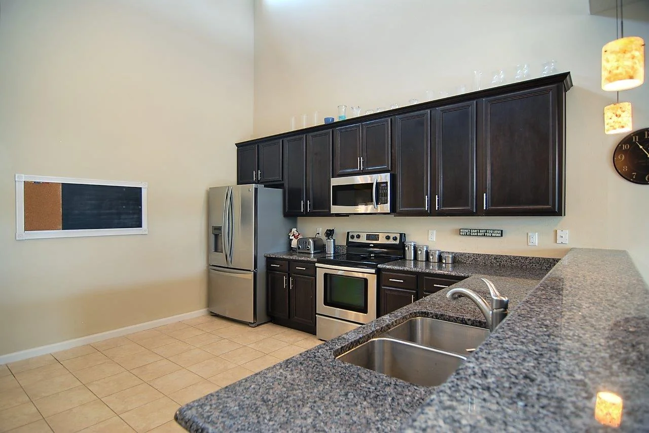 kitchen 2.jpg