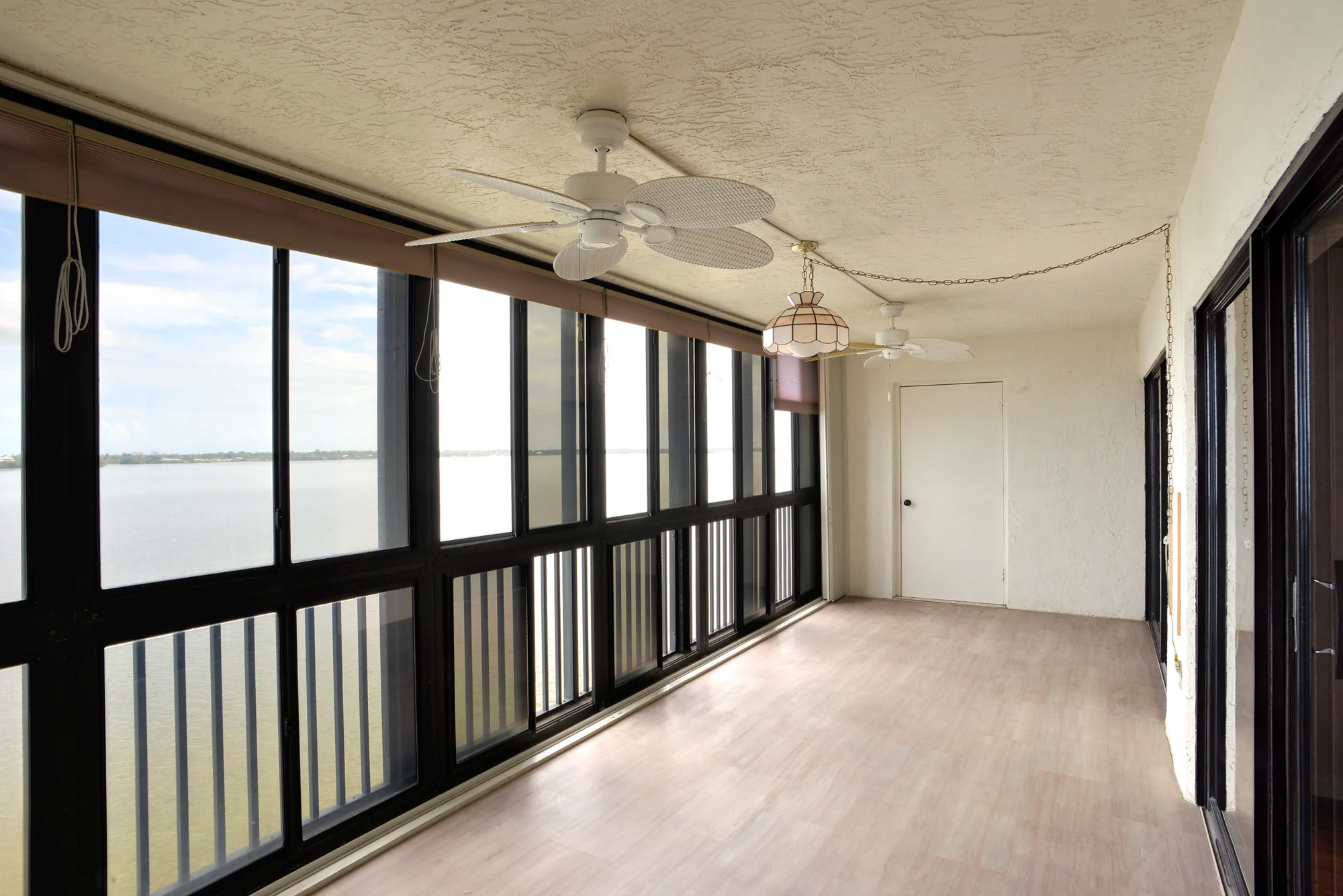 porch south.jpg