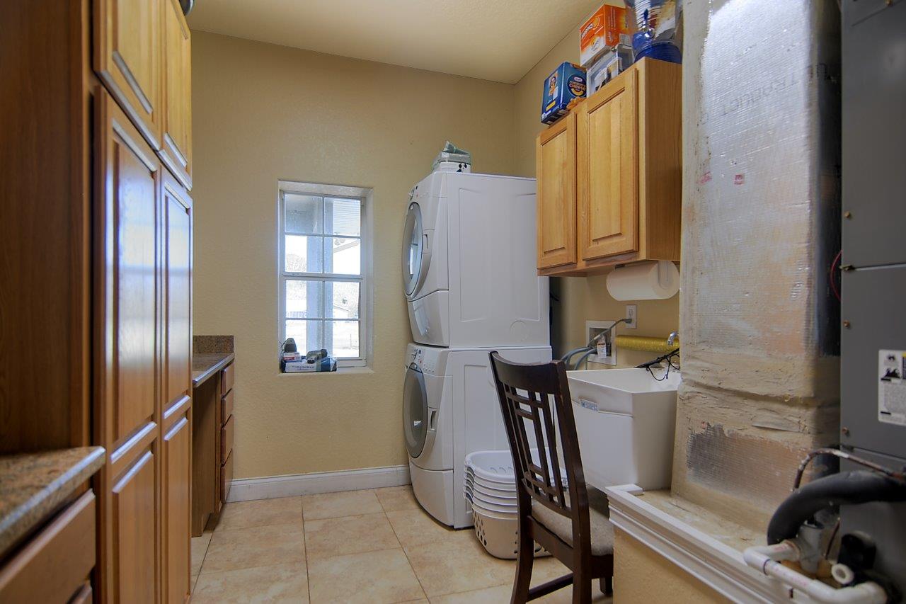 2 laundry.jpg