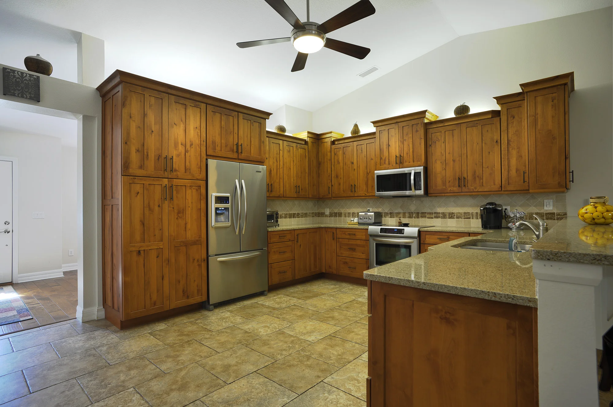 kitchen 1.jpg