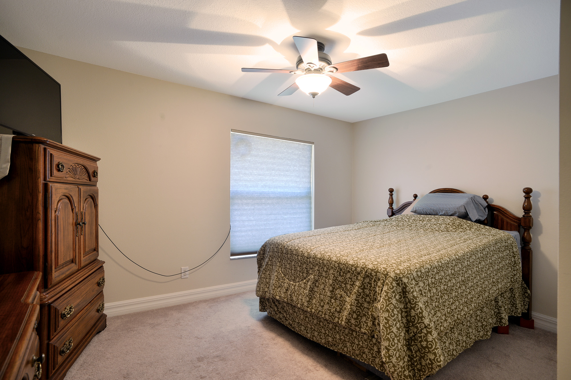 guest bed 3.jpg