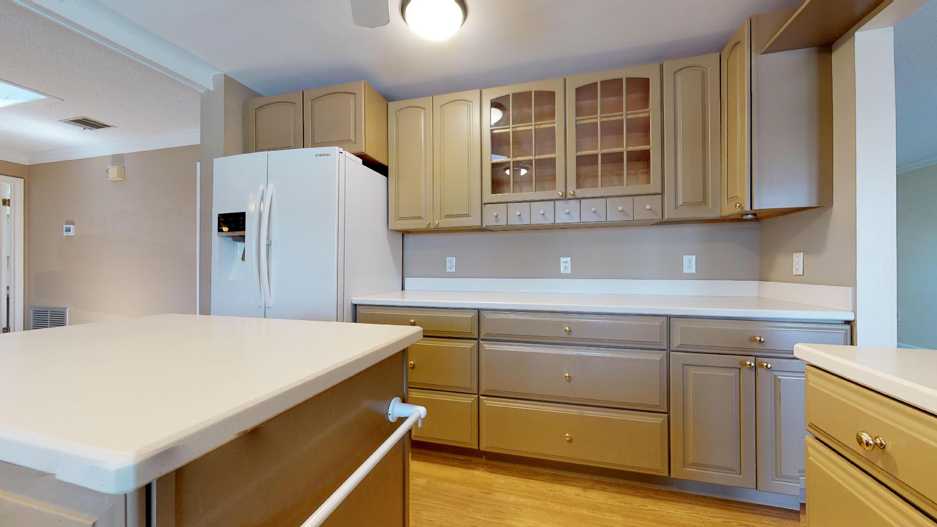 kitchen 2.jpg