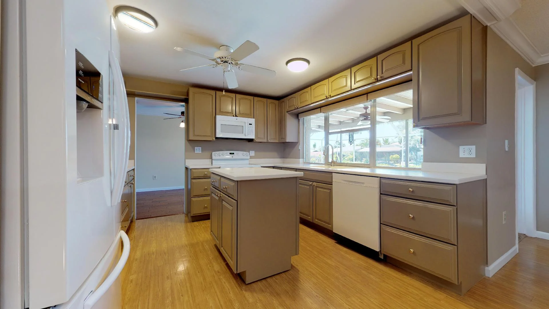kitchen 3.jpg