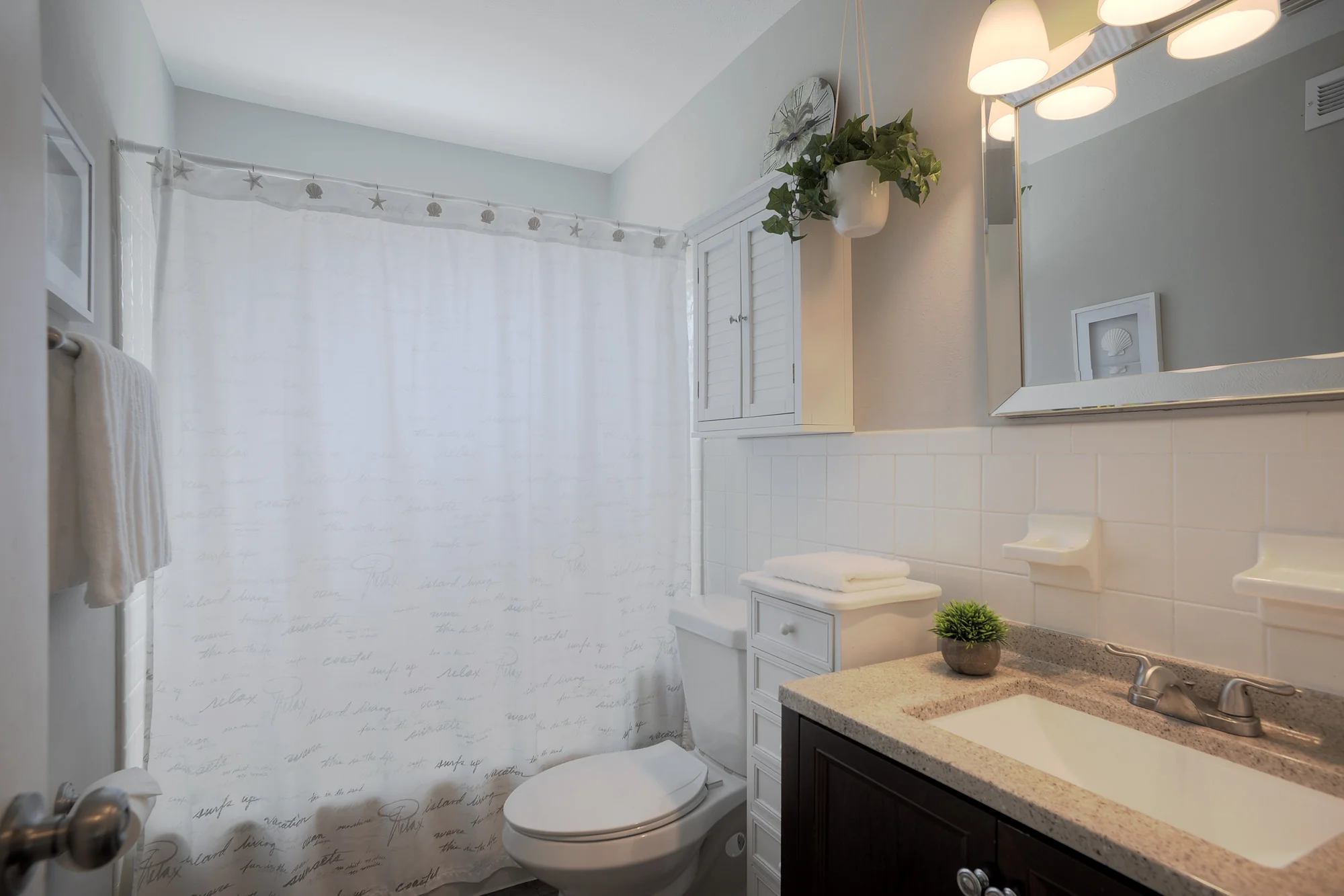 guest bath.jpg