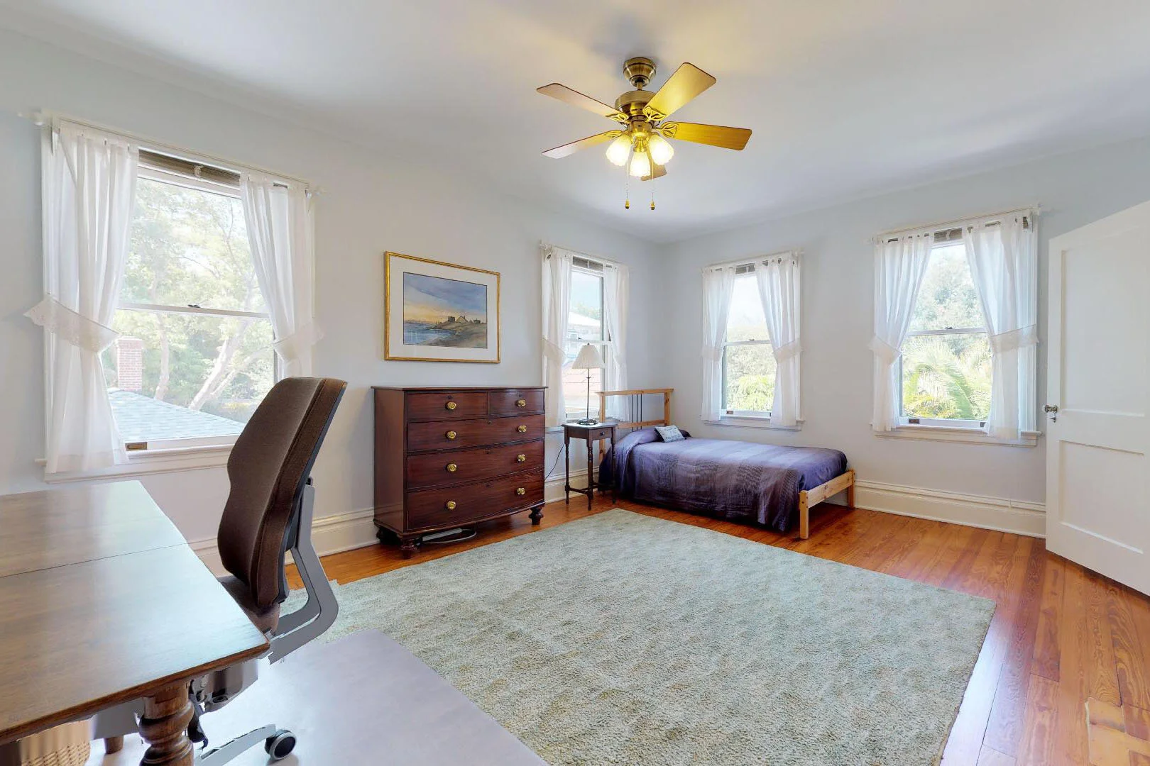 2nd floor guest bed 2.jpg