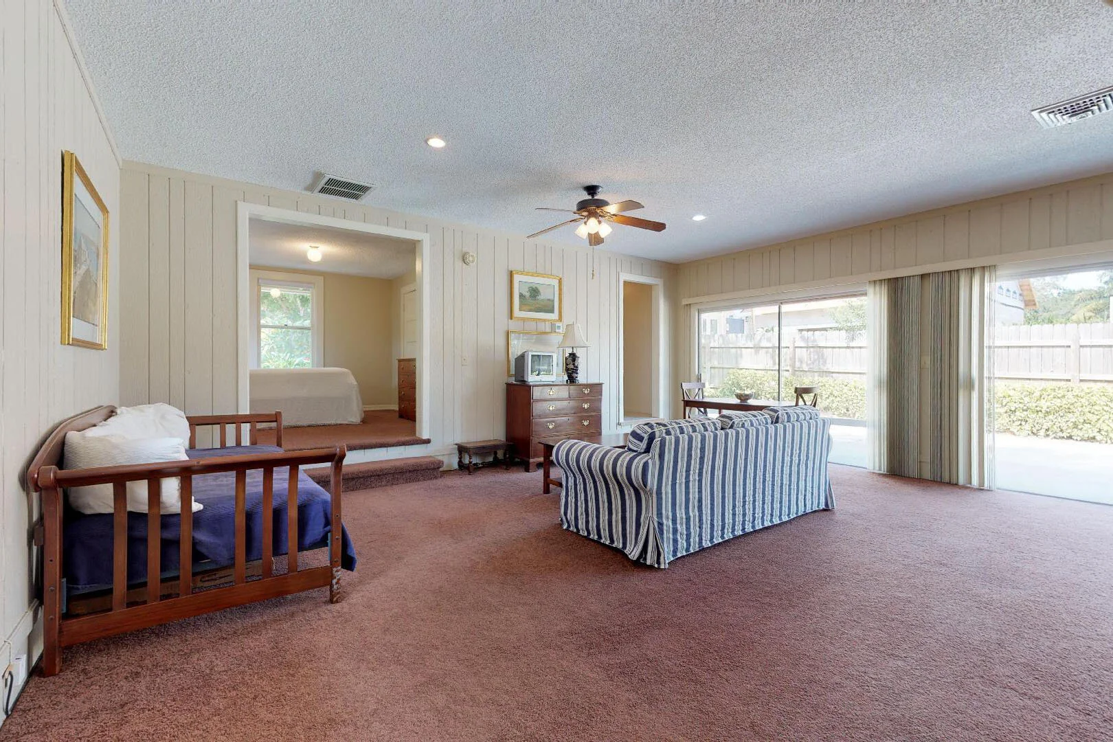 guest suite living.jpg