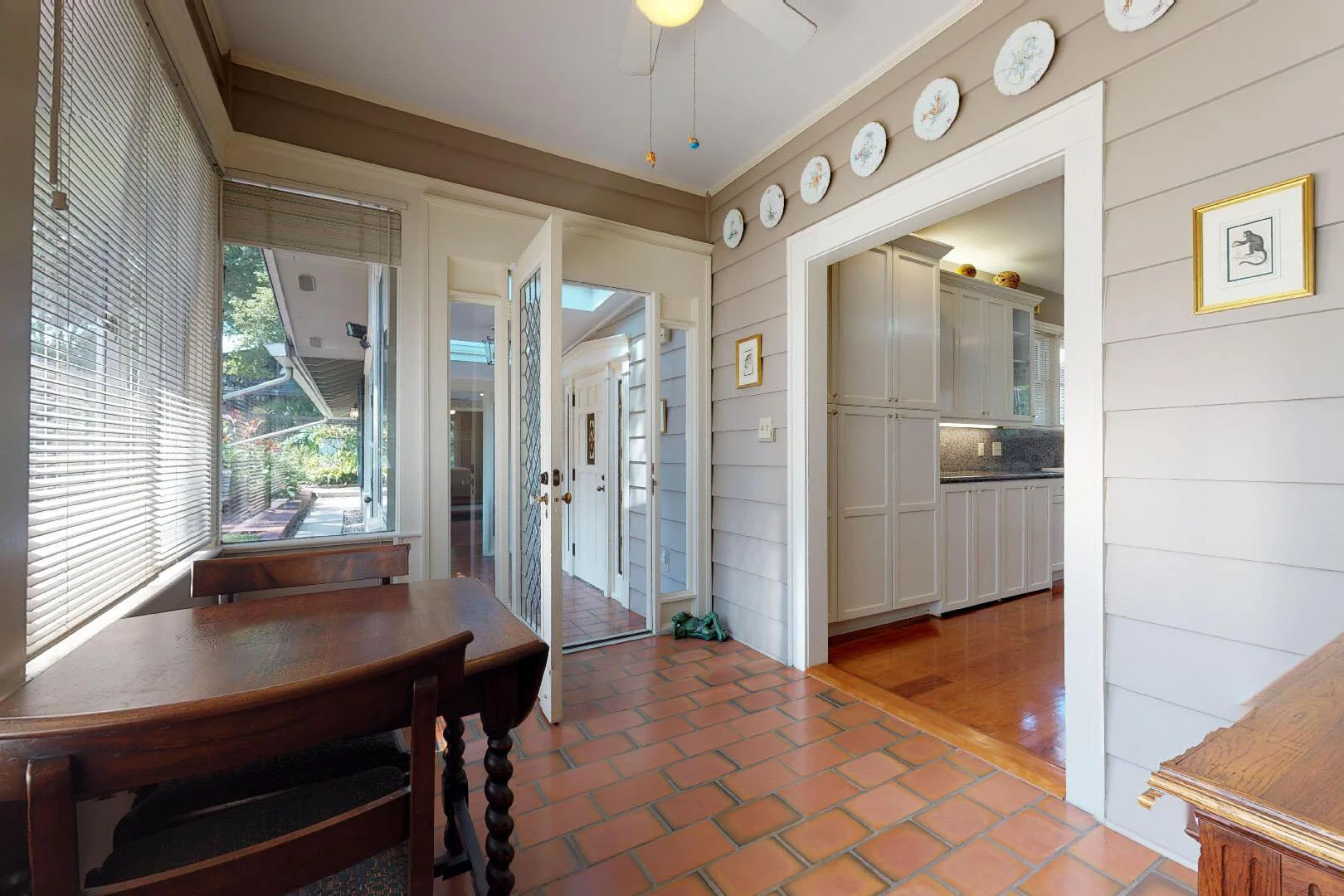 kitchen nook.jpg