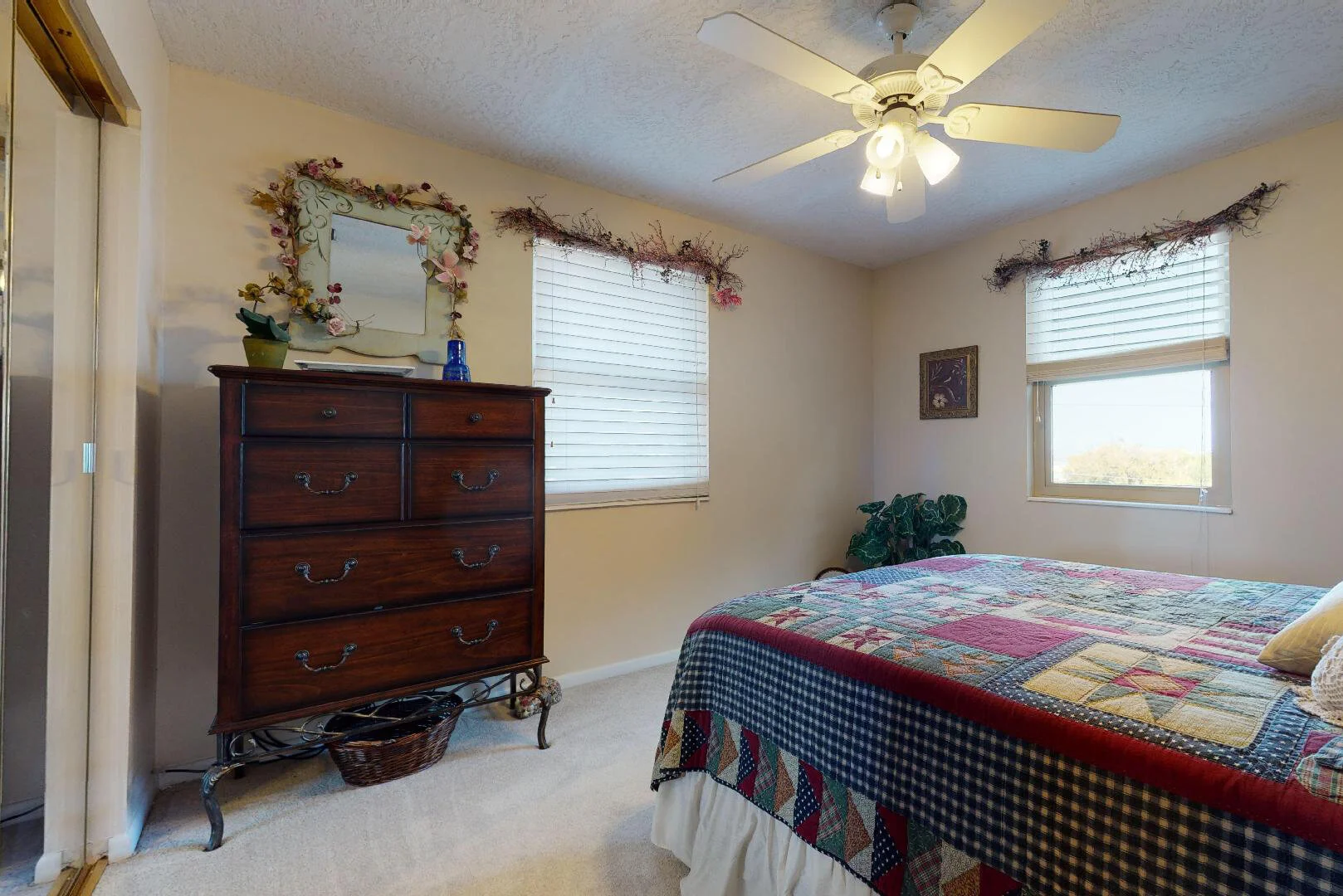 guest bed 2.jpg