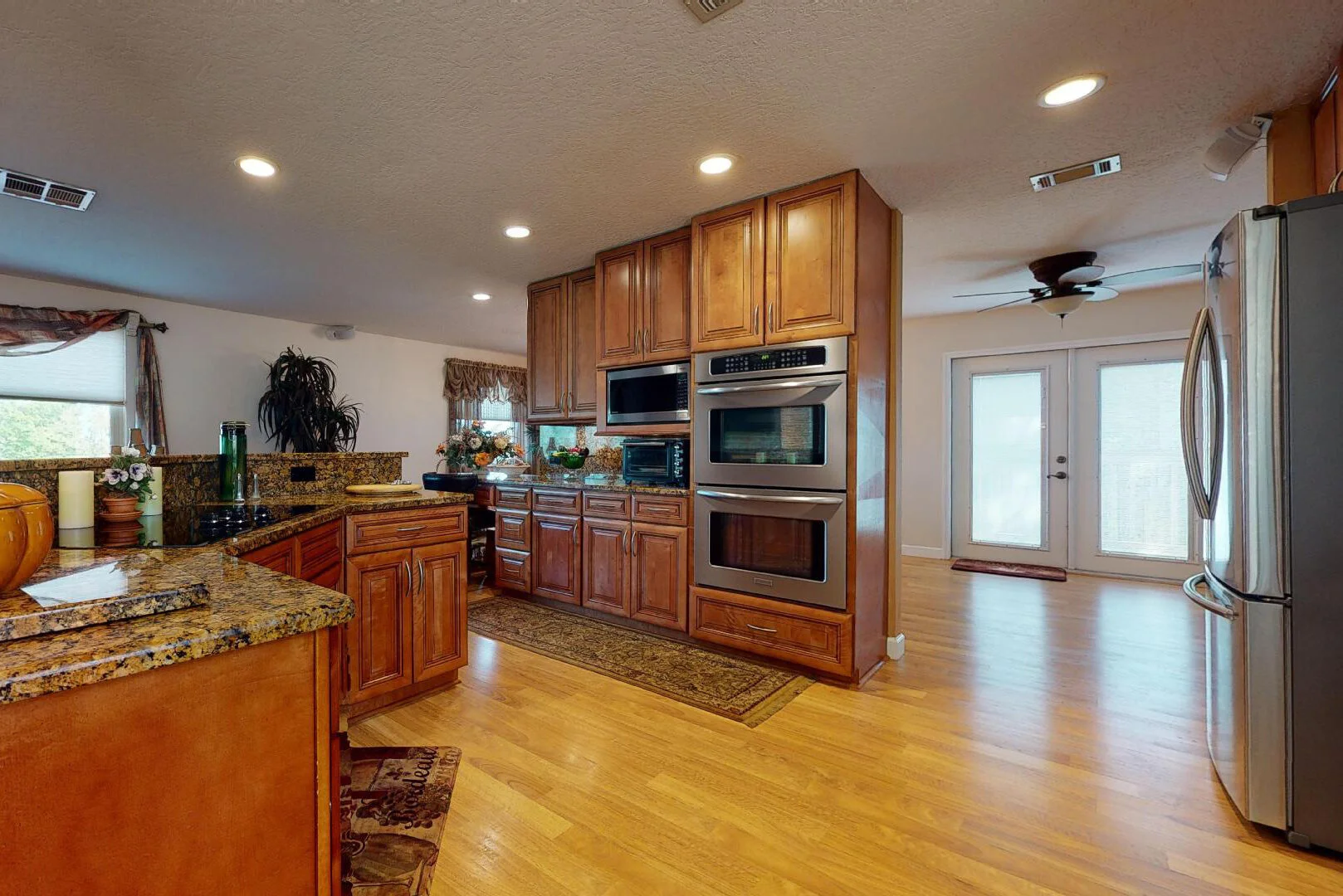 kitchen 1.jpg