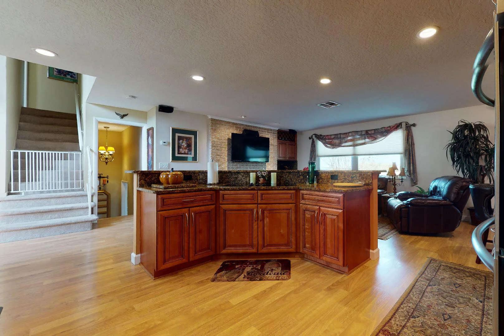 kitchen 2.jpg