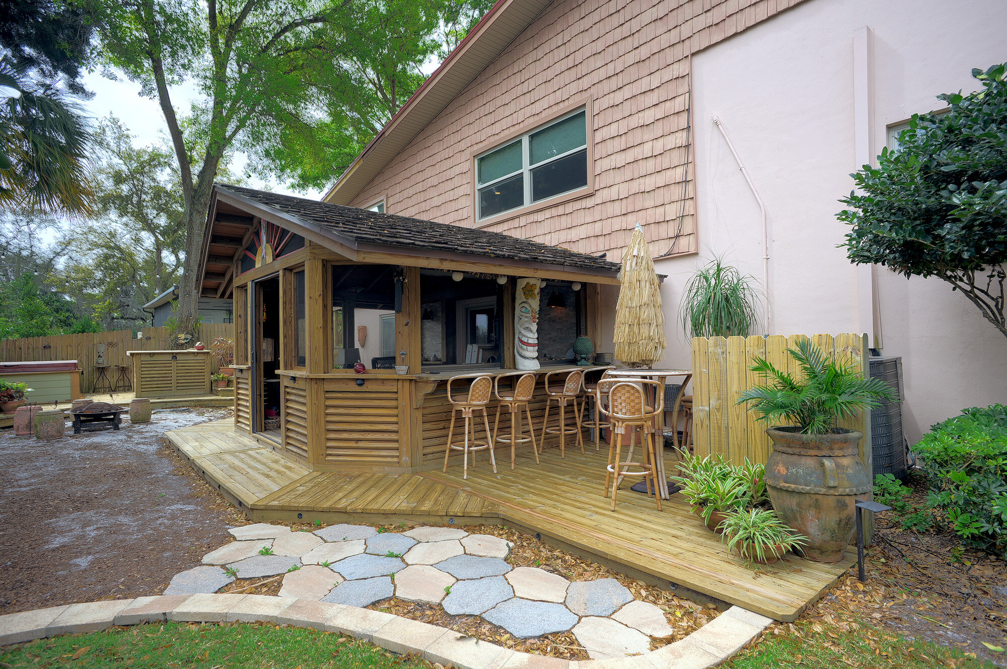 gazebo 1.jpg