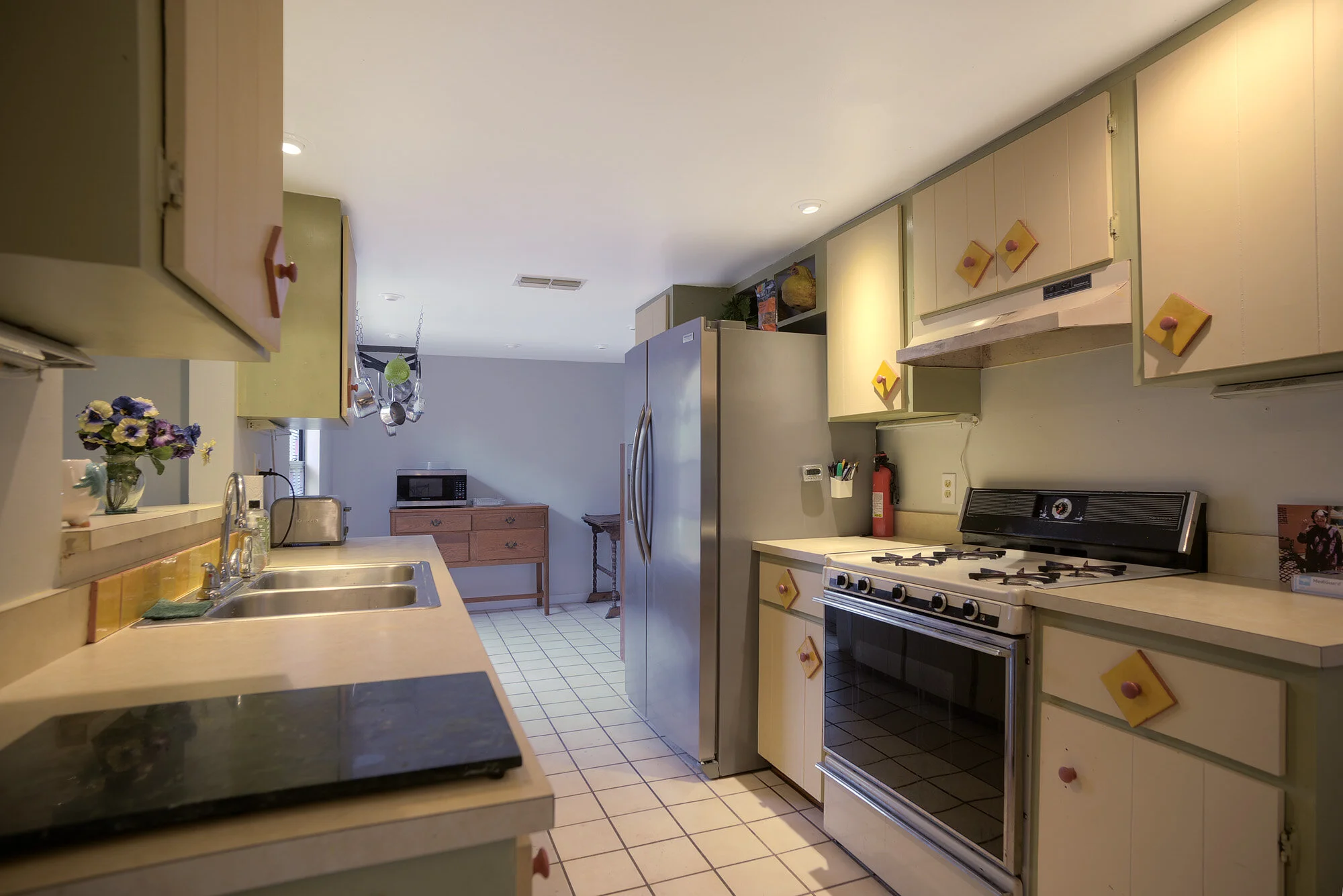 kitchen 1.jpg