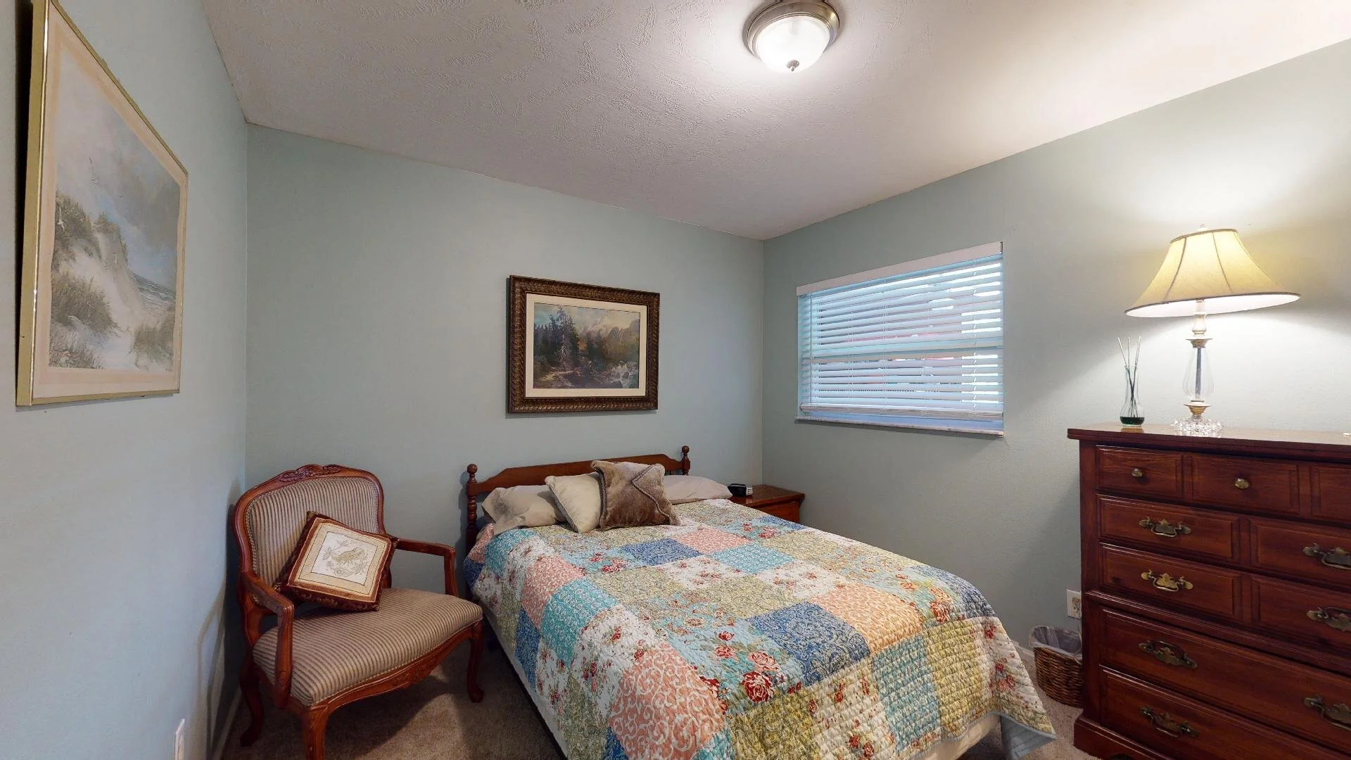 guest bed 2.jpg
