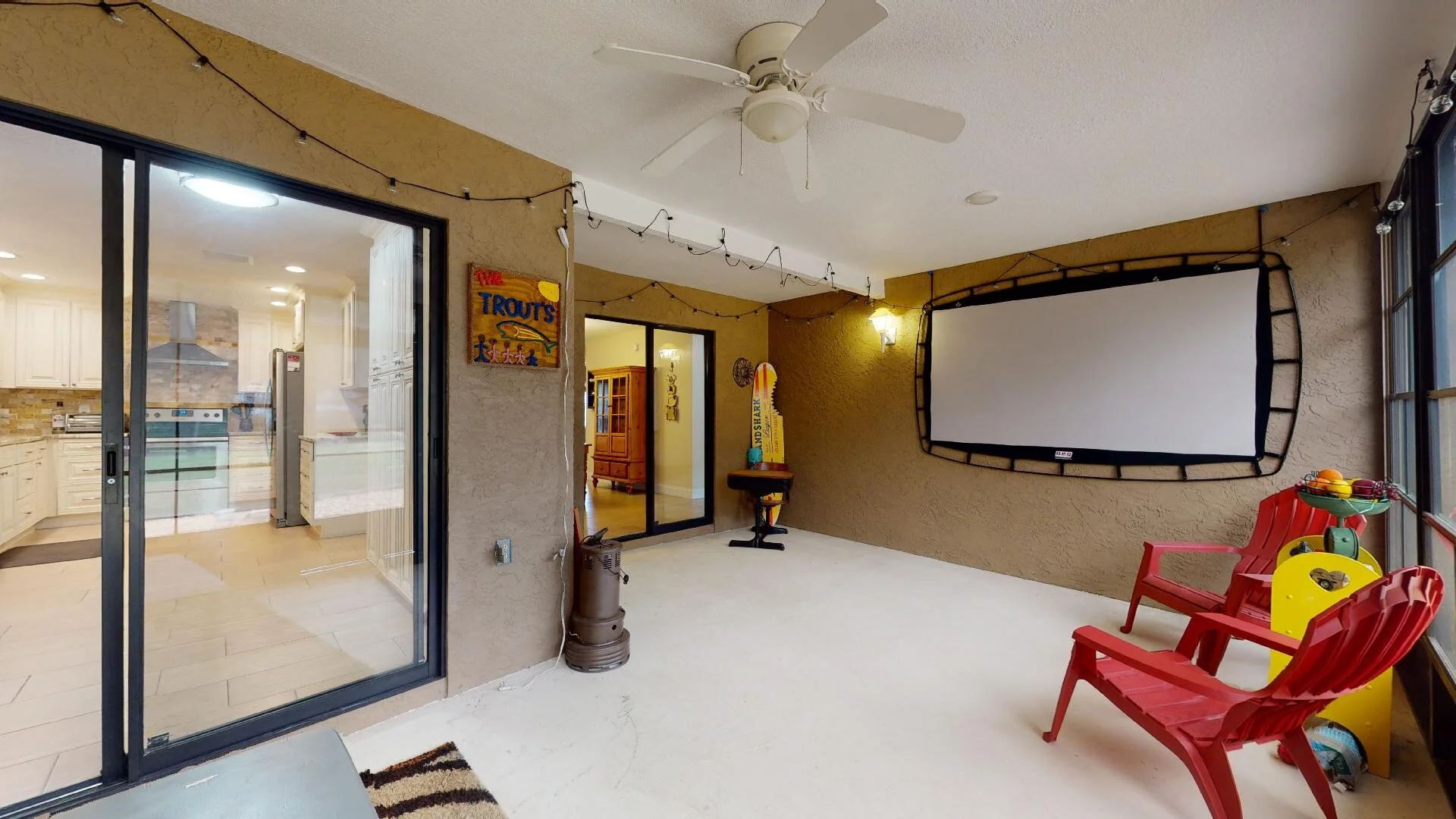 screened porch 1.jpg