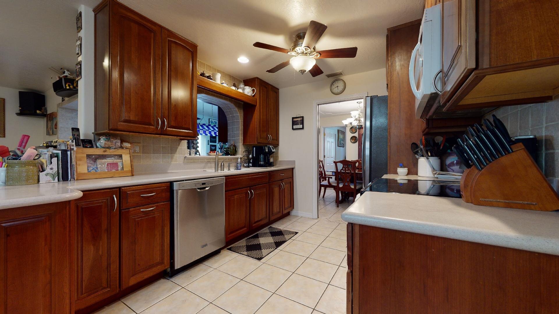 kitchen 1.jpg