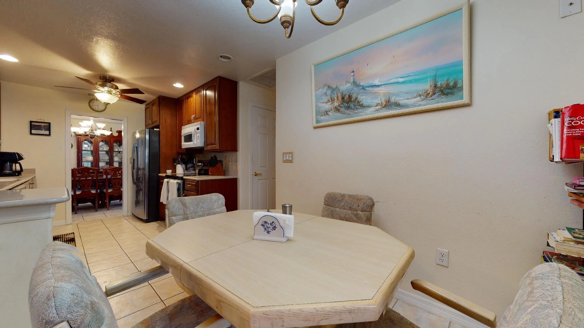 kitchen nook.jpg