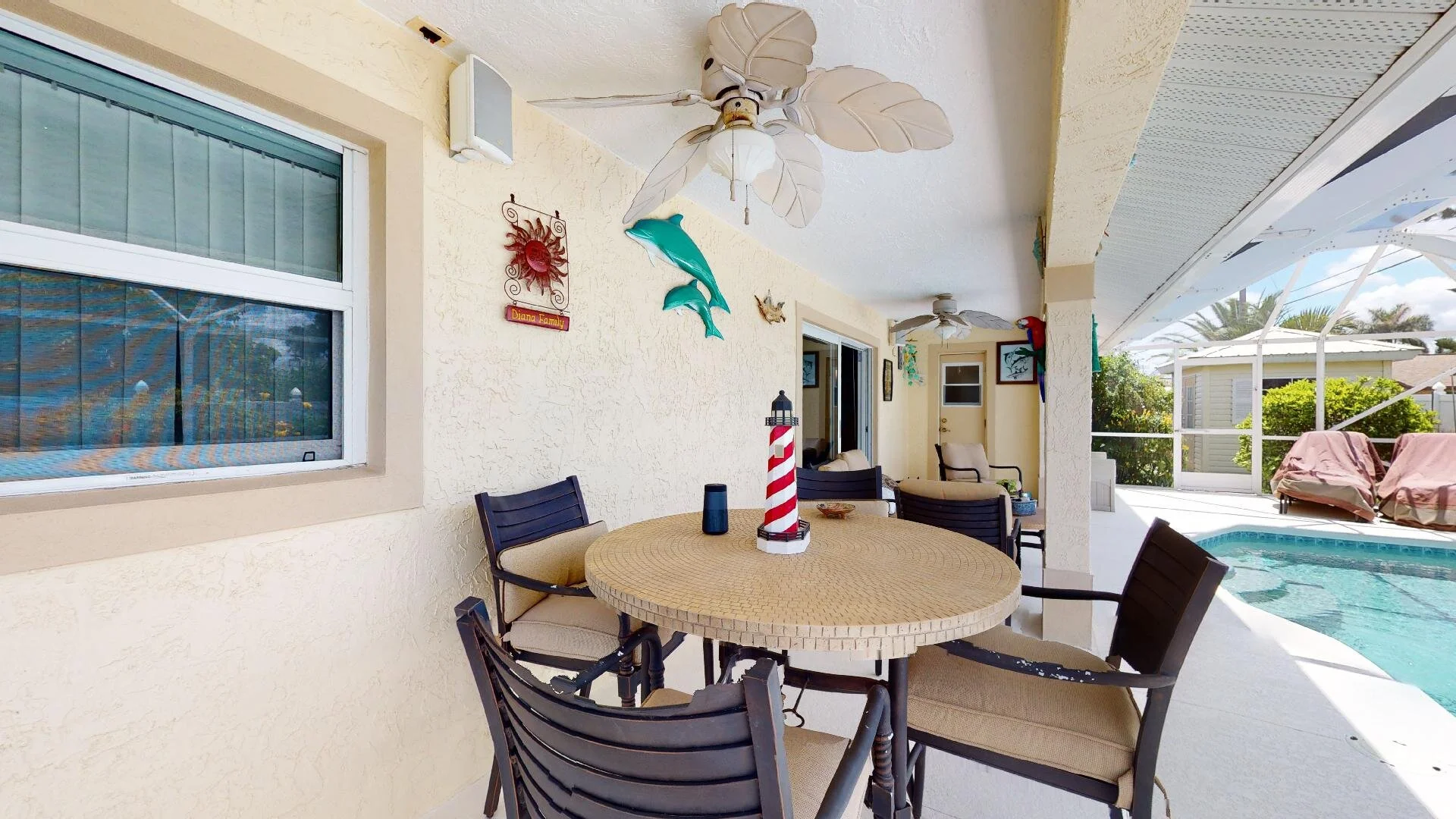 covered patio south.jpg