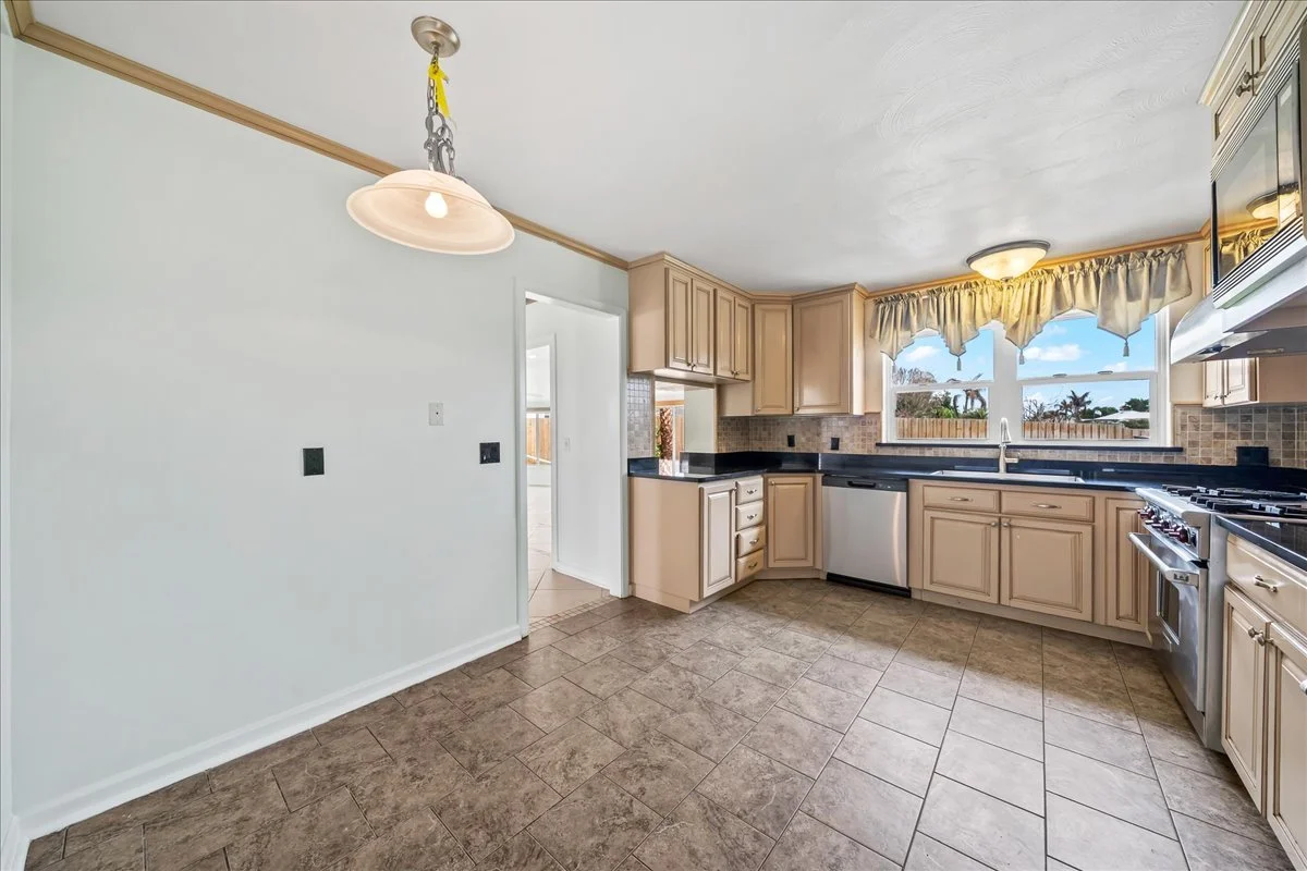 kitchen 3.jpg