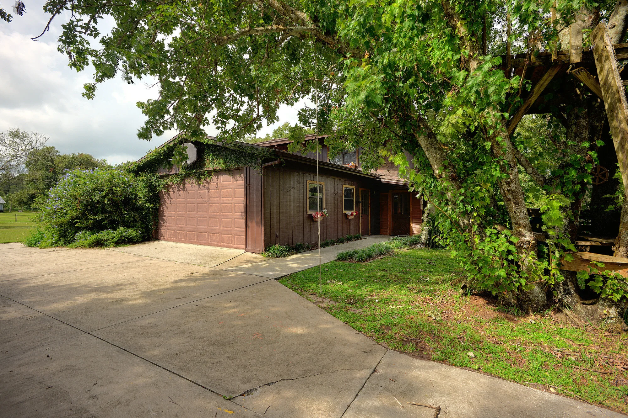 side entry garage.jpg