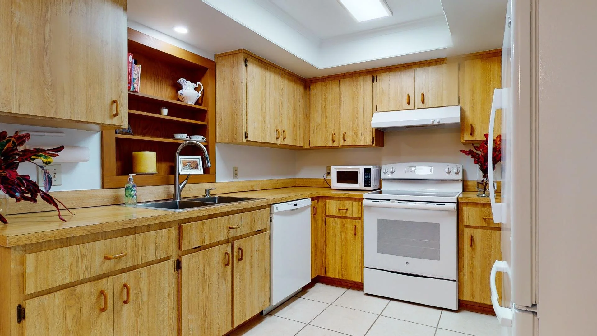 kitchen 2.jpg