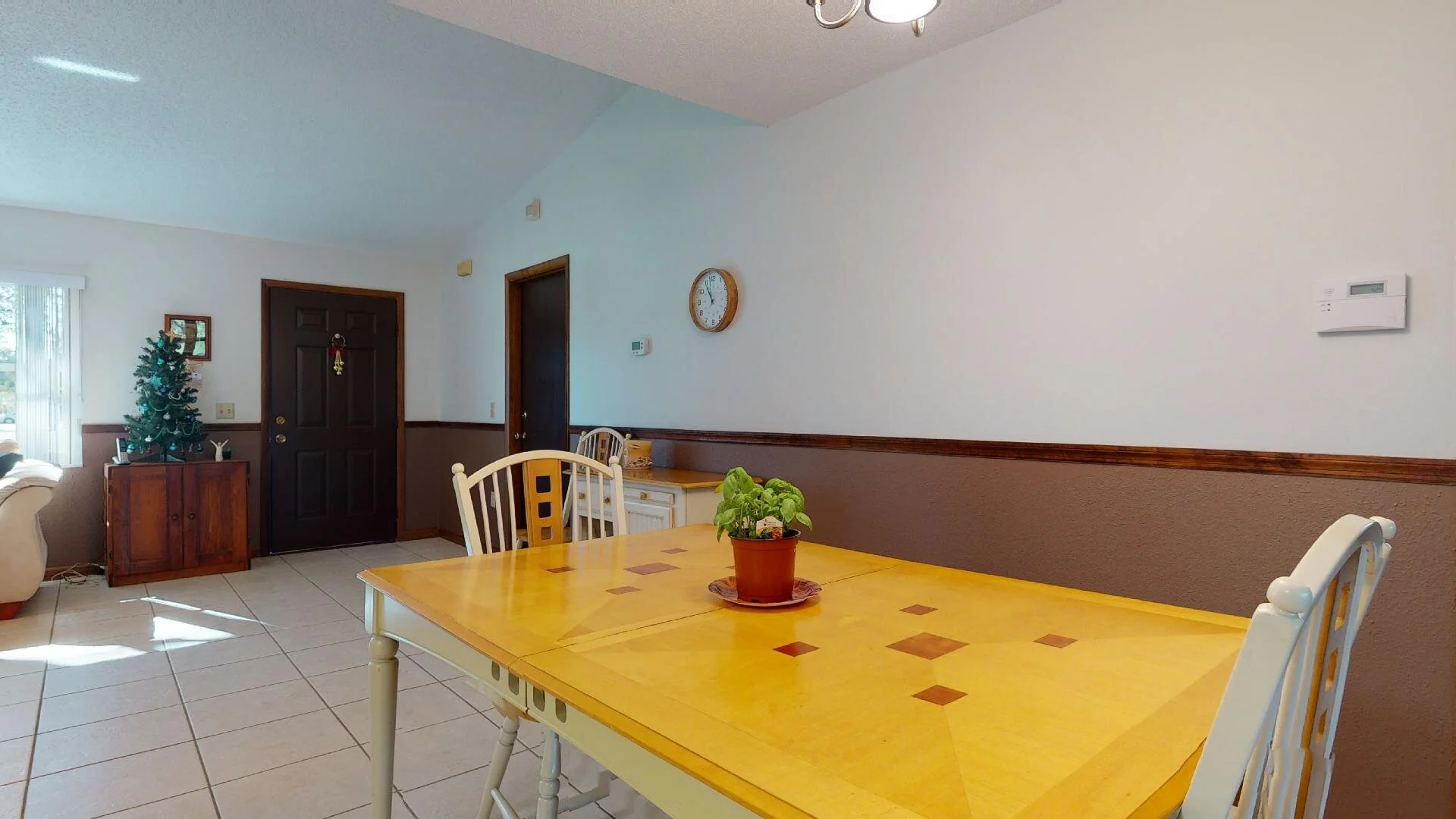 dining 1.jpg