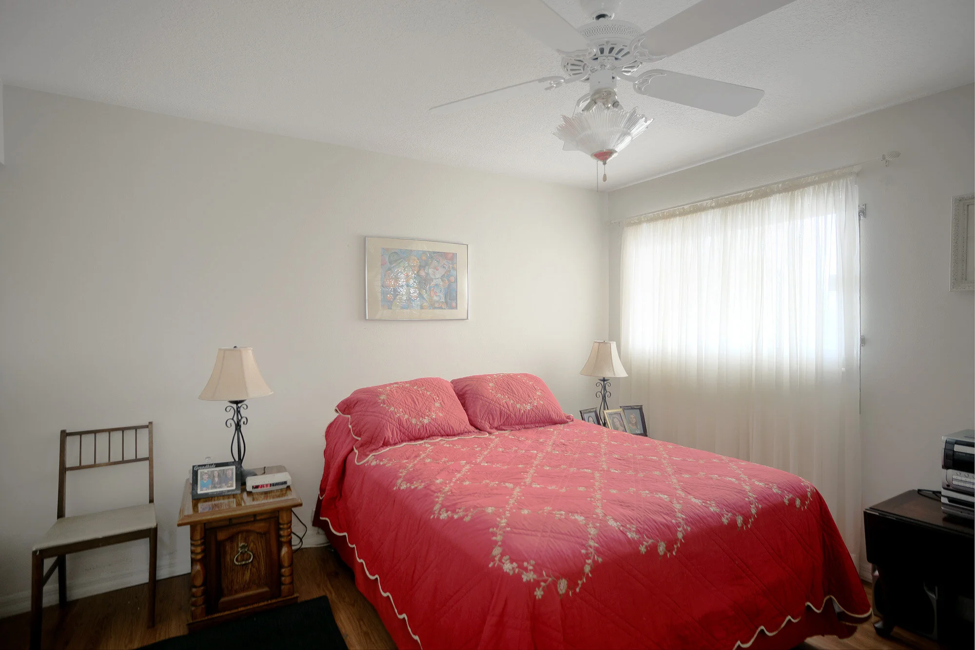 guest bed 1.jpg