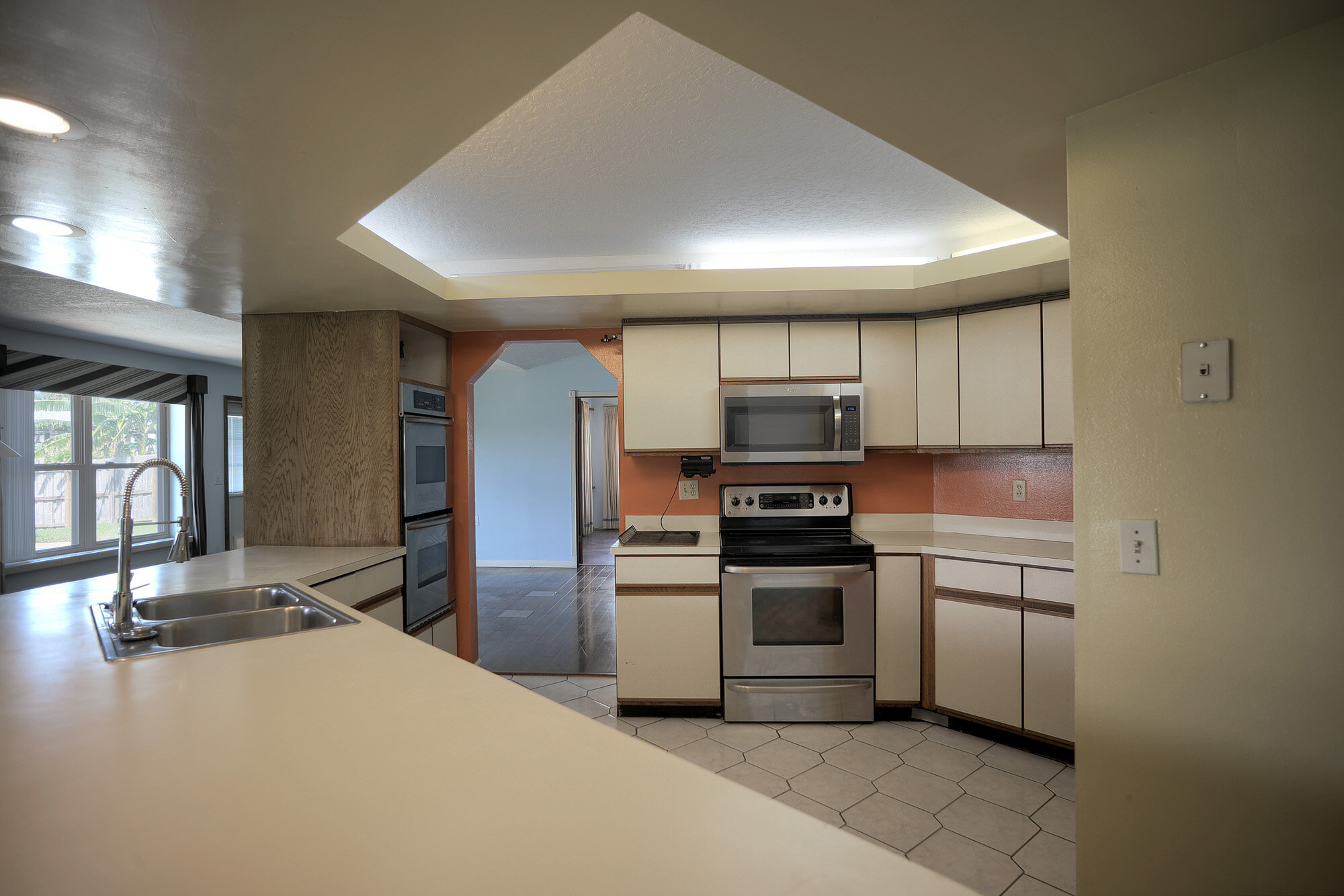 kitchen 1.jpg