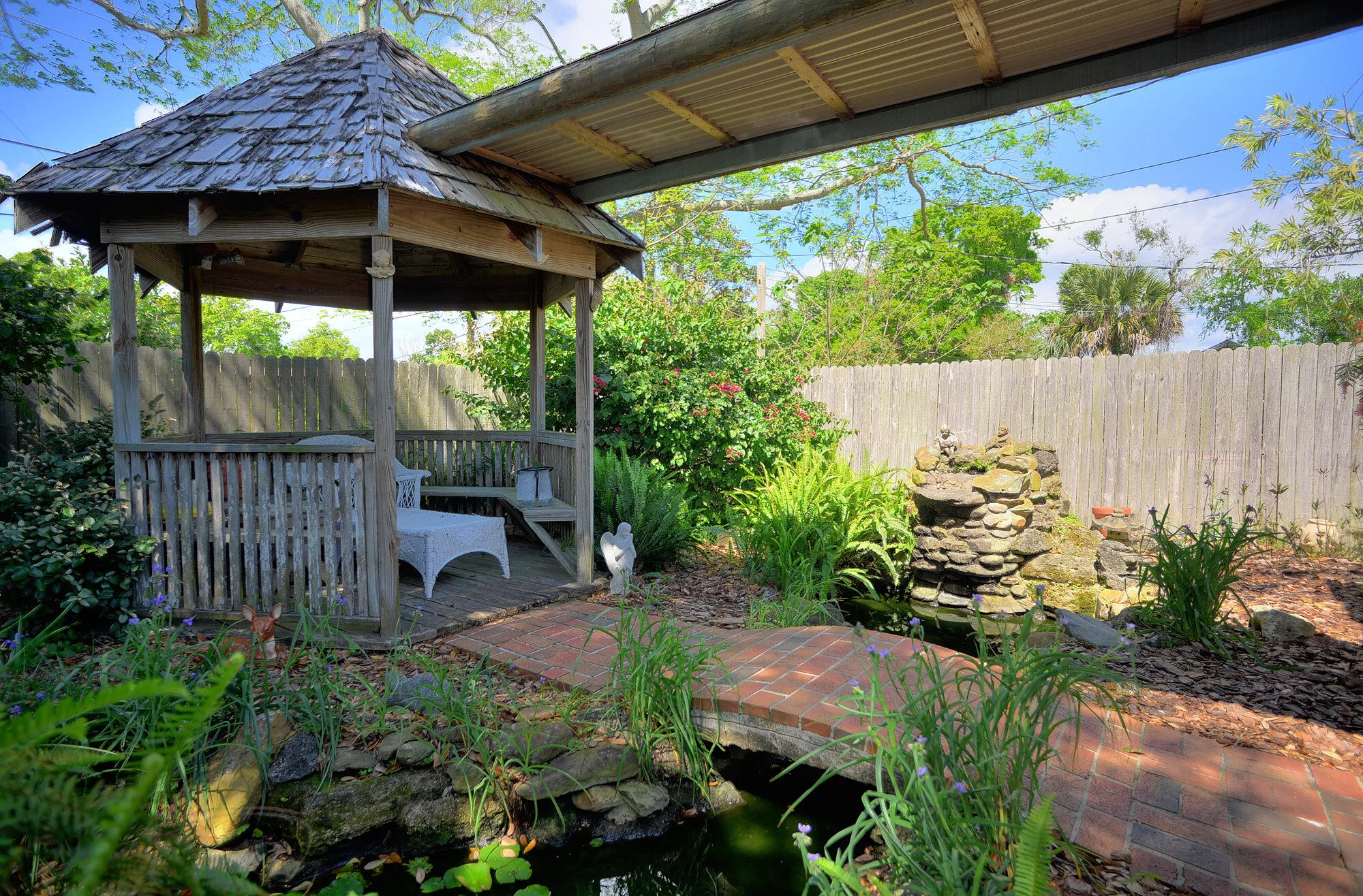 gazebo pond.jpg
