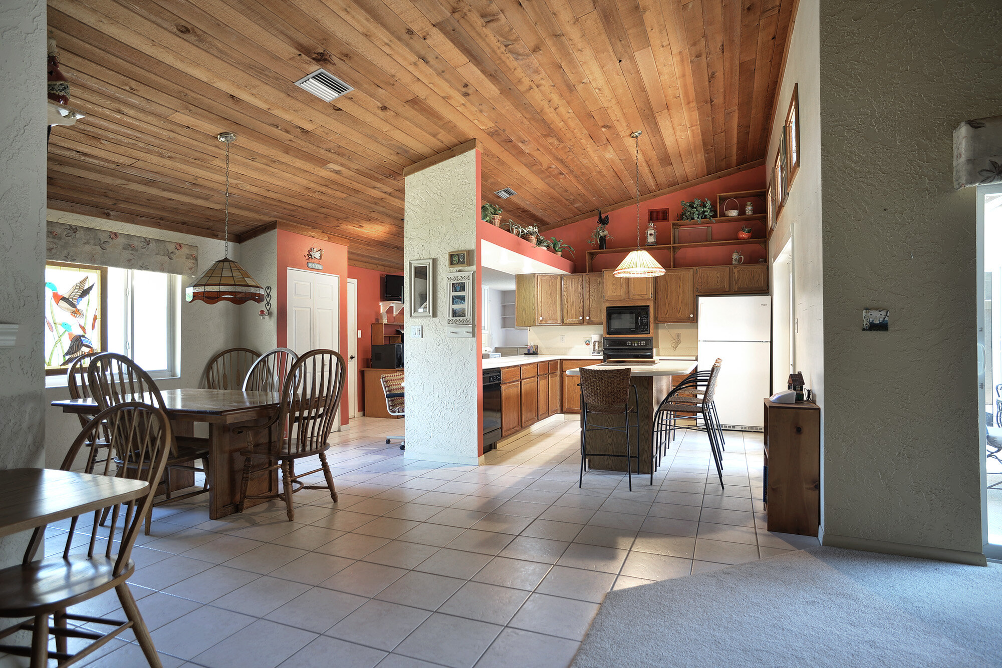 kitchen dining 2.jpg