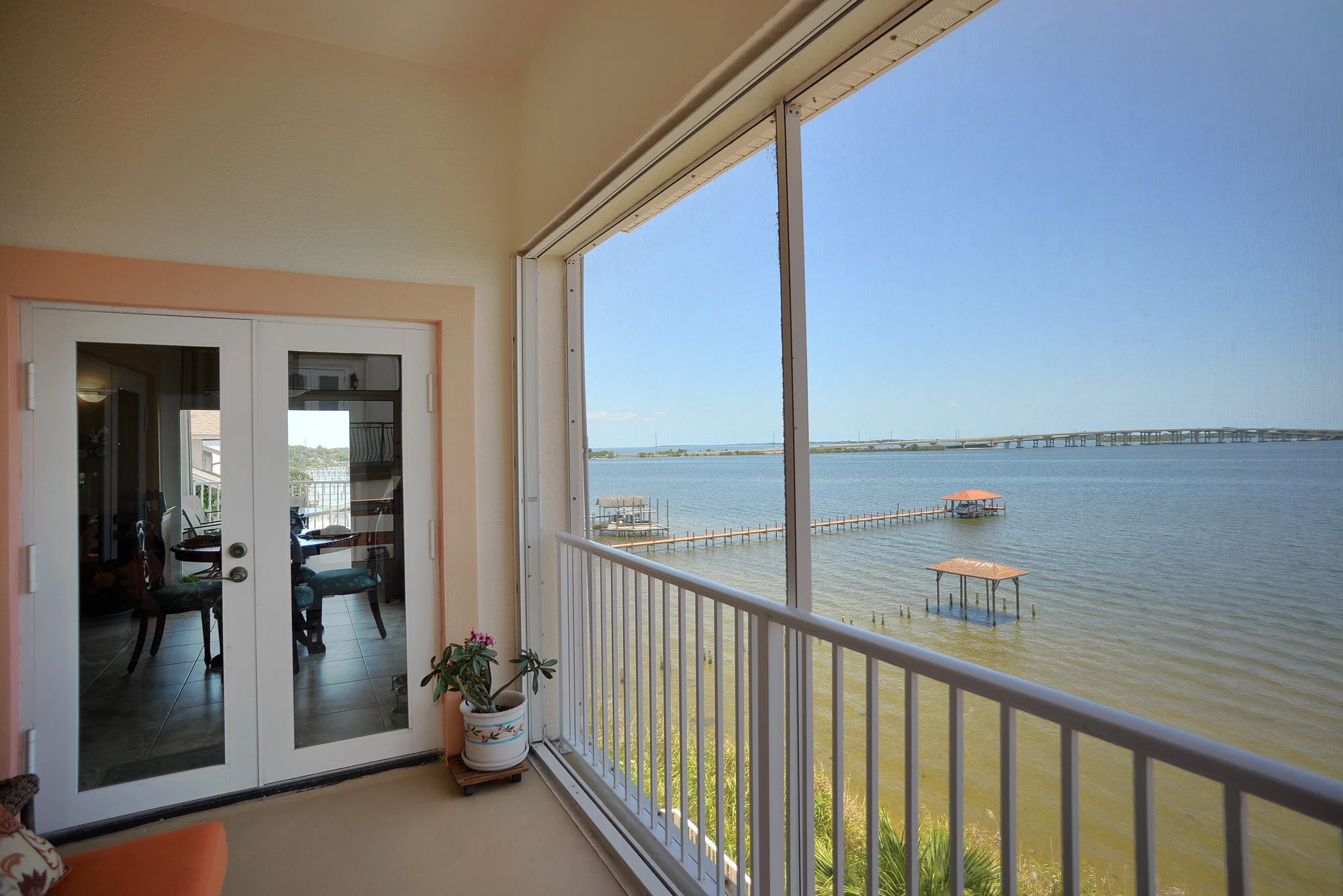 covered porch south.jpg