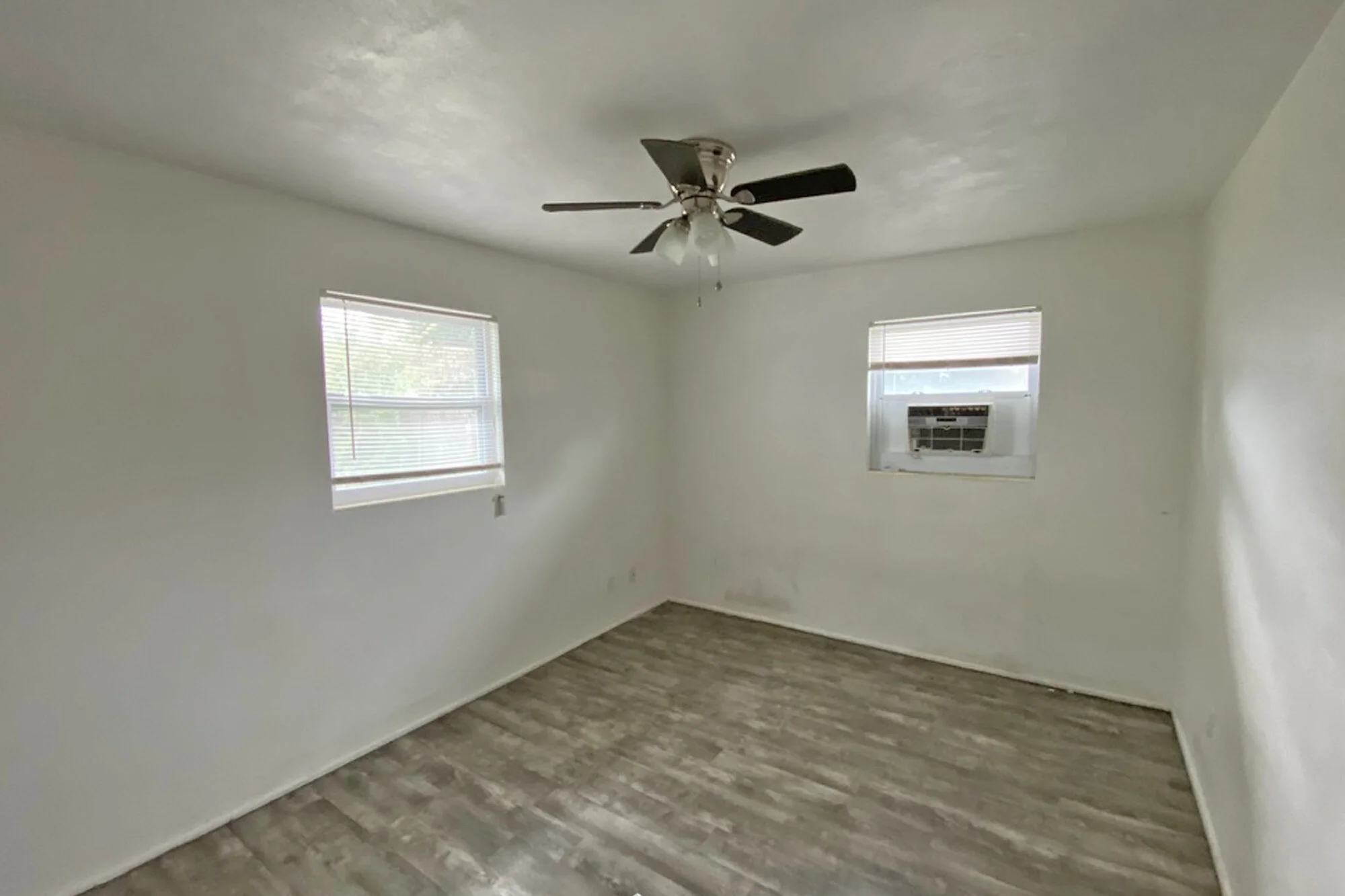 bedroom 3.jpg