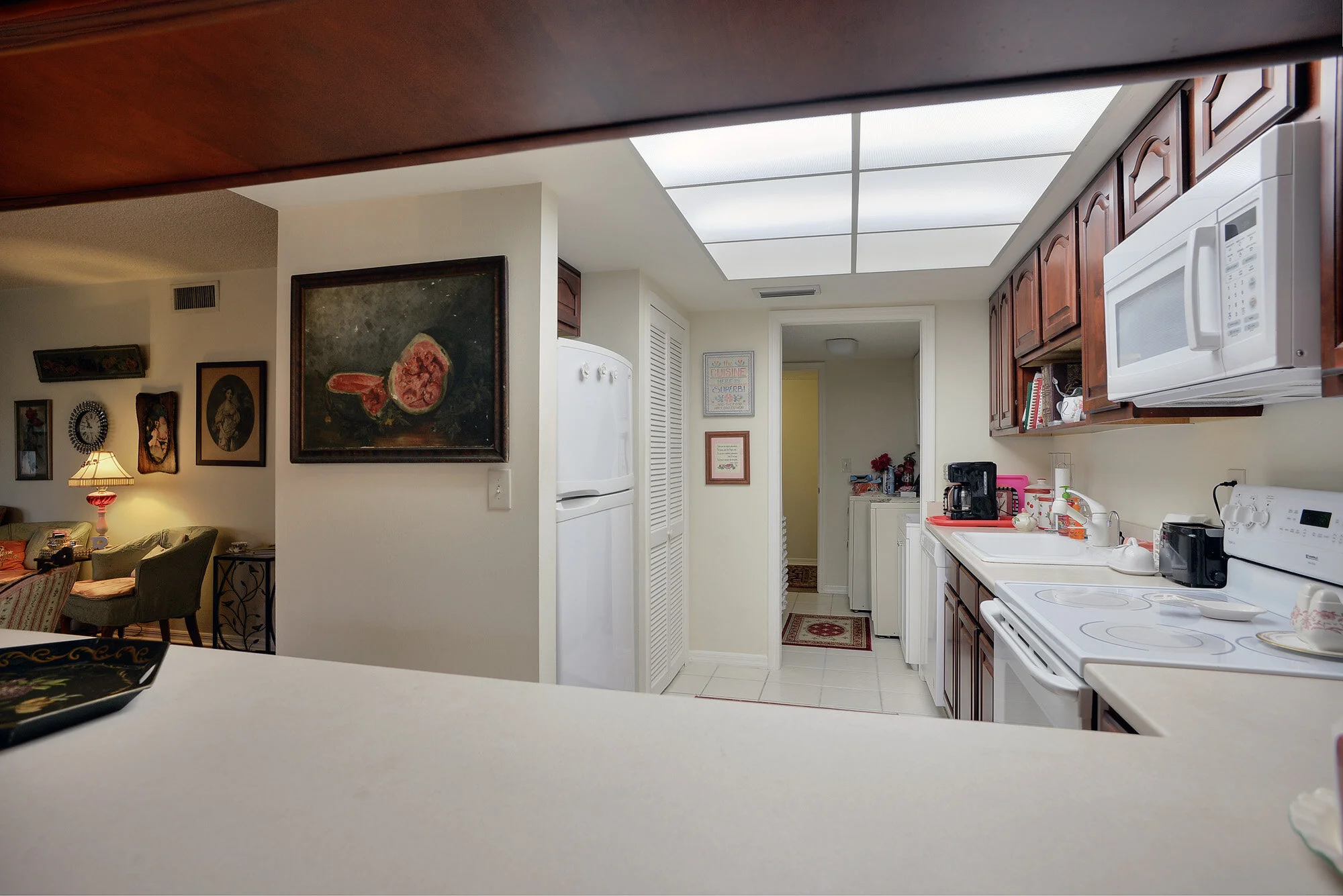 kitchen 1.jpg