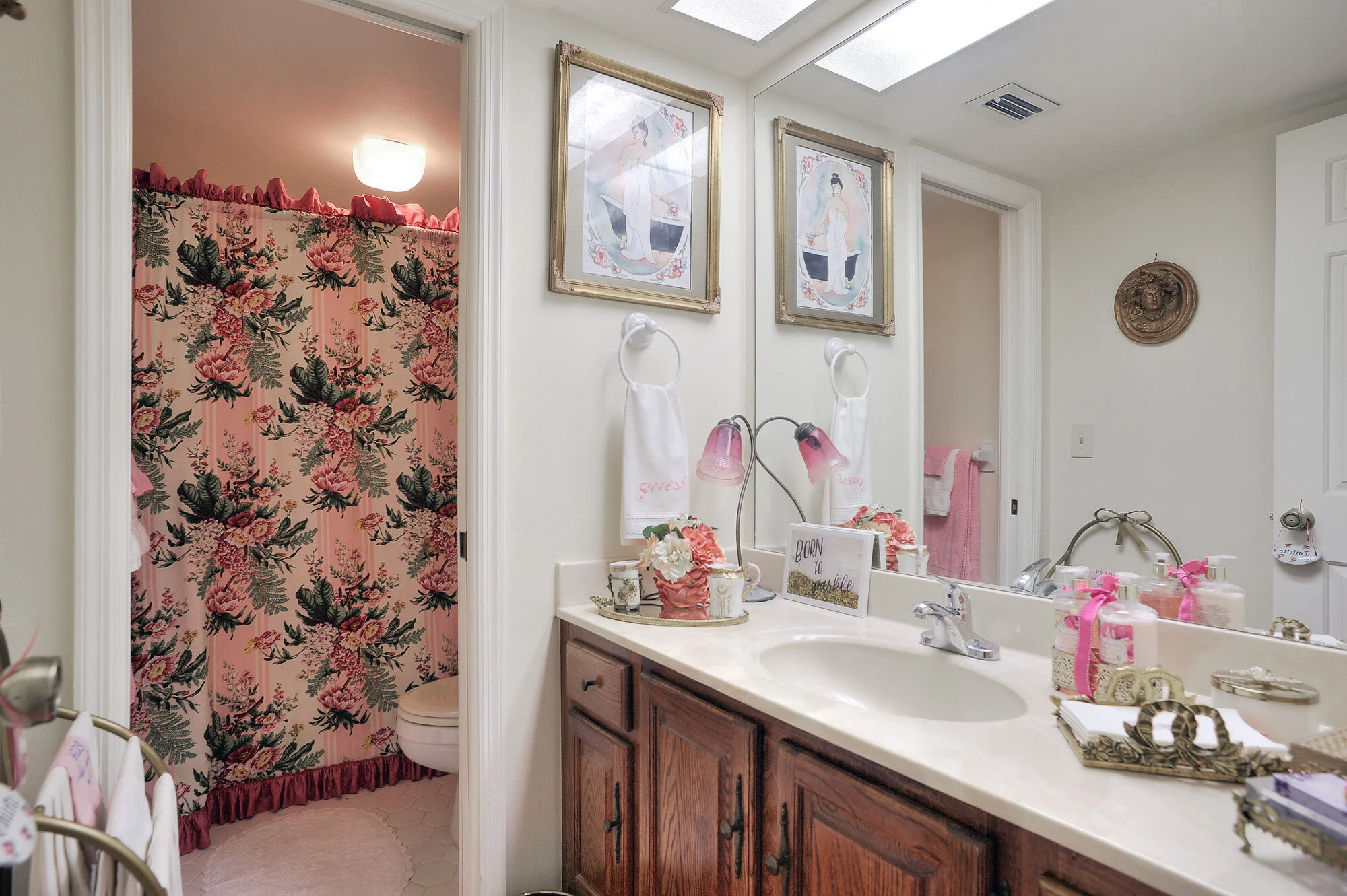 GUEST BATH.jpg