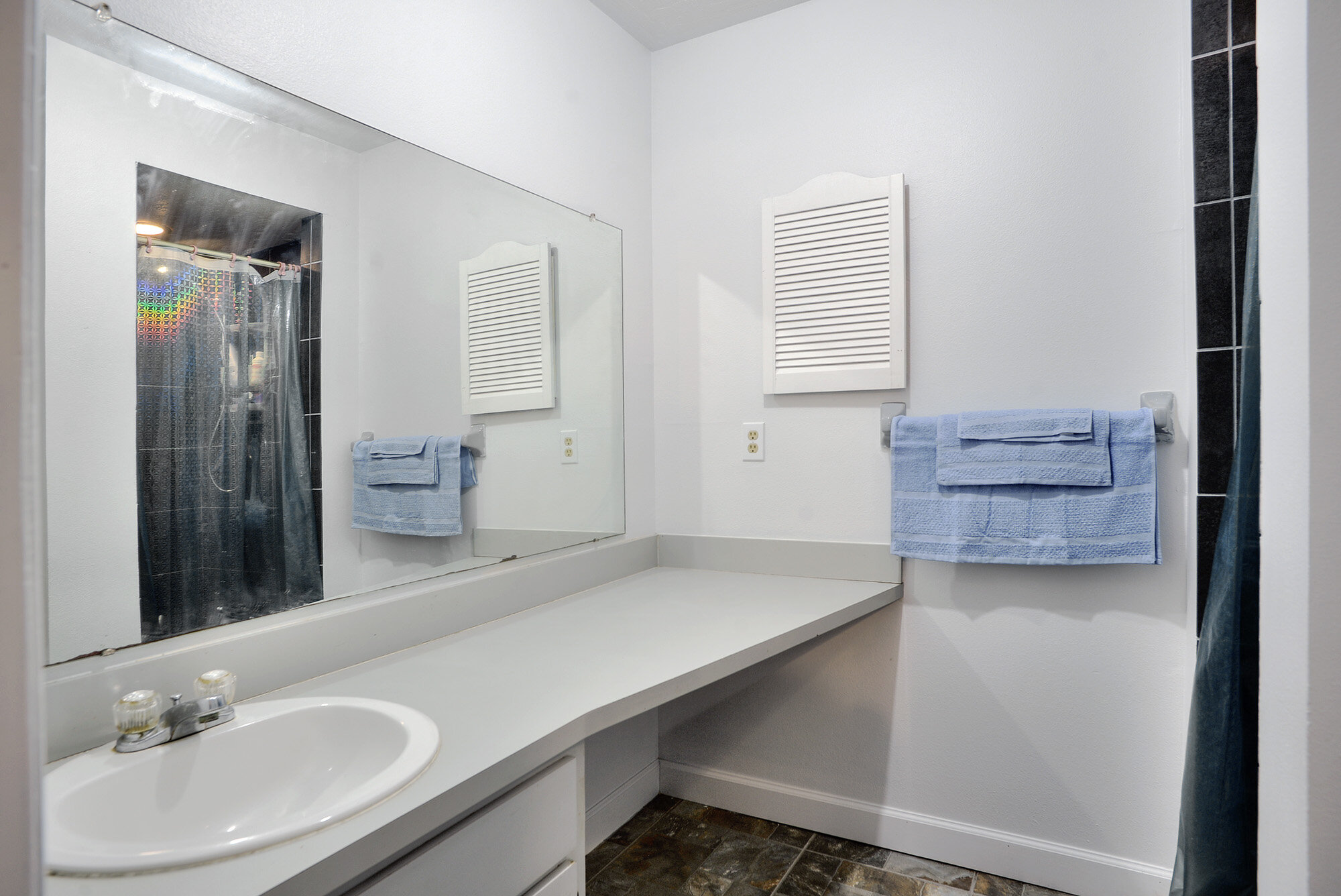 MASTER BATH.jpg