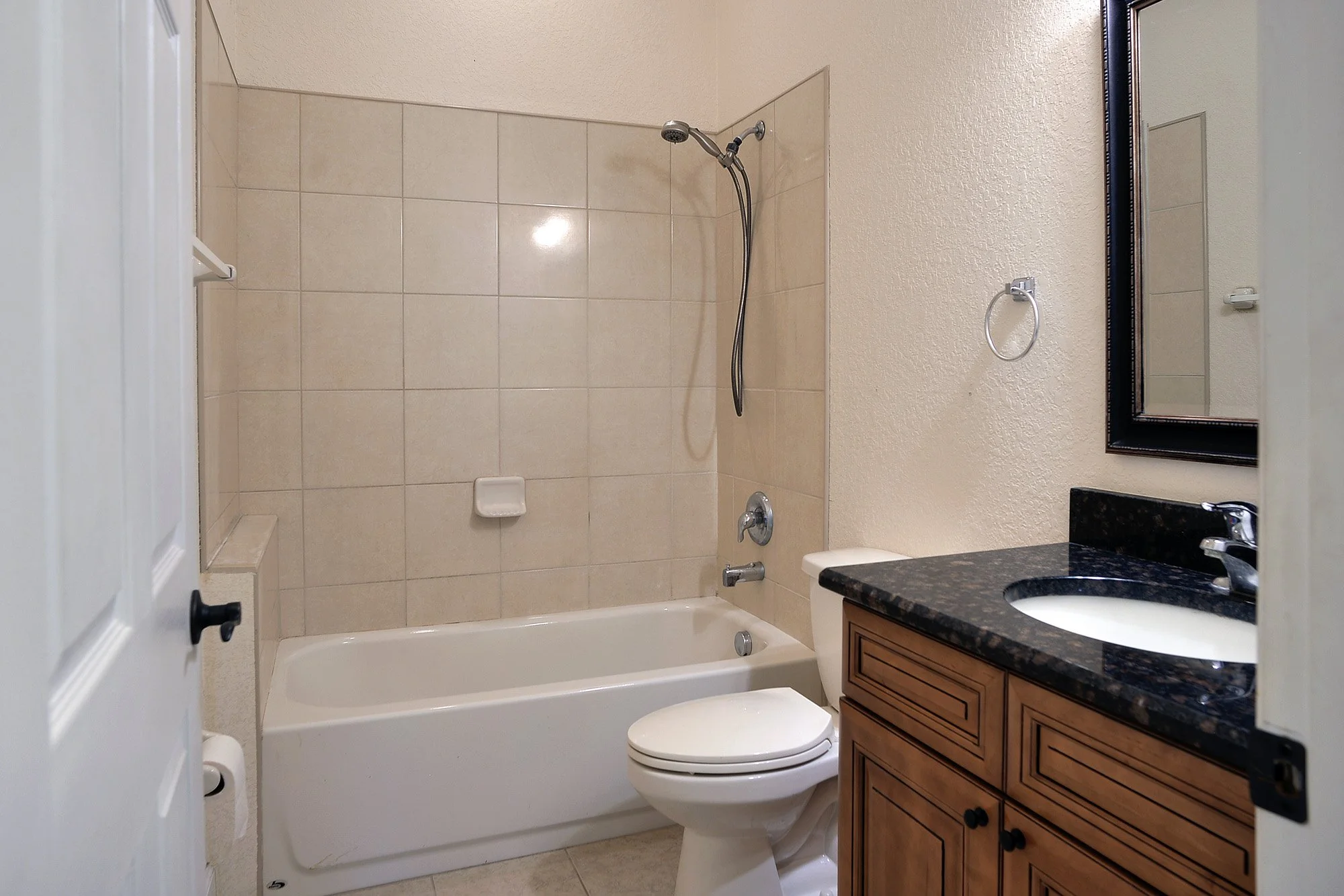 guesdt bath.jpg