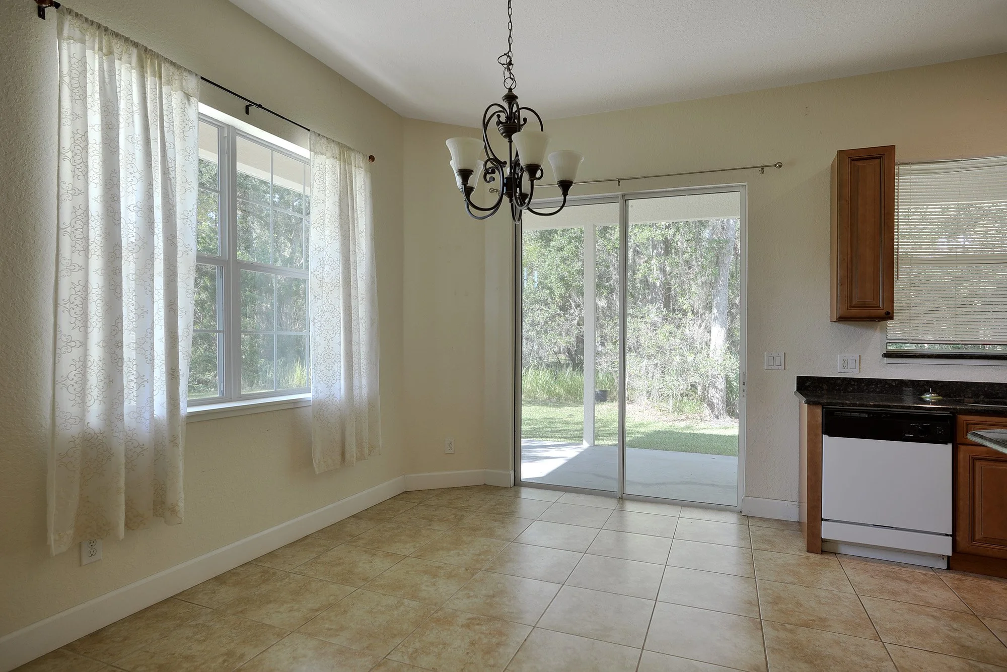 kitchen nook.jpg