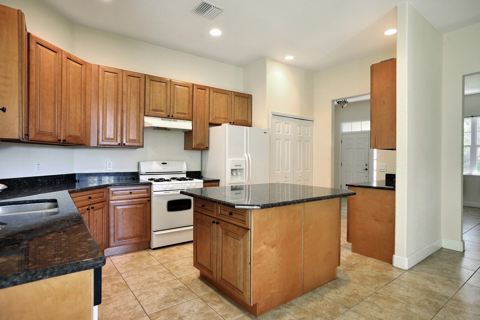 kitchen 1.jpg
