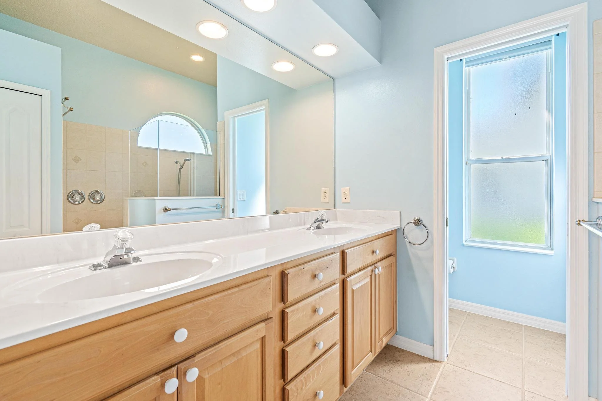 master bathroom 2.jpg