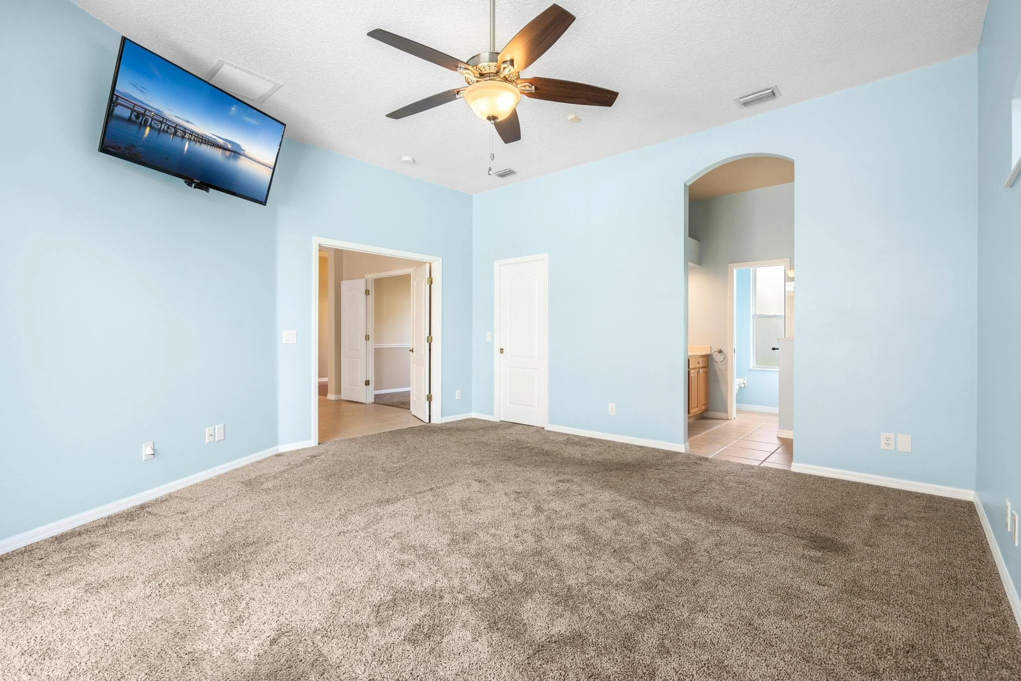 master bedroom 4.jpg