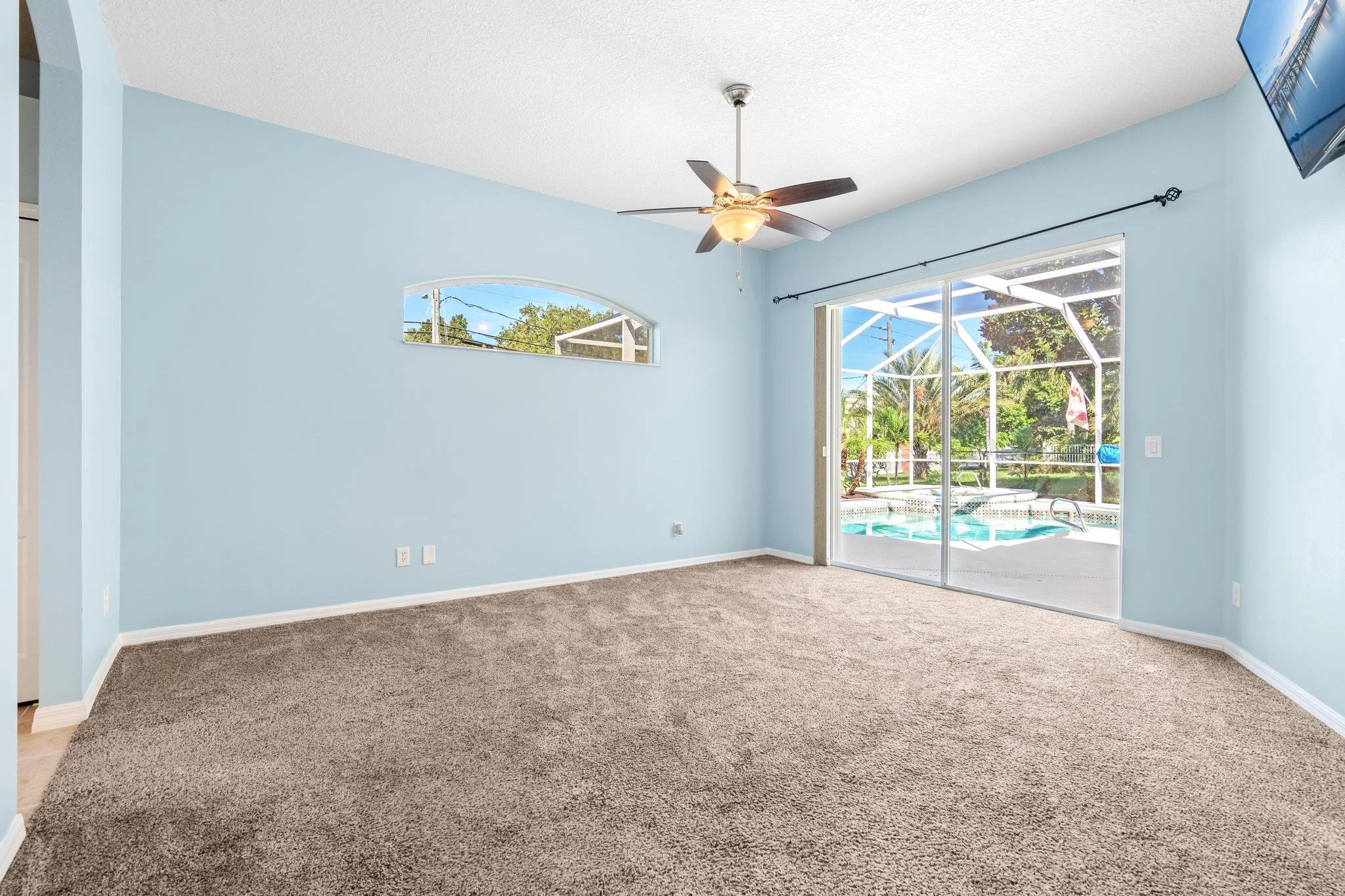 master bedroom 1.jpg