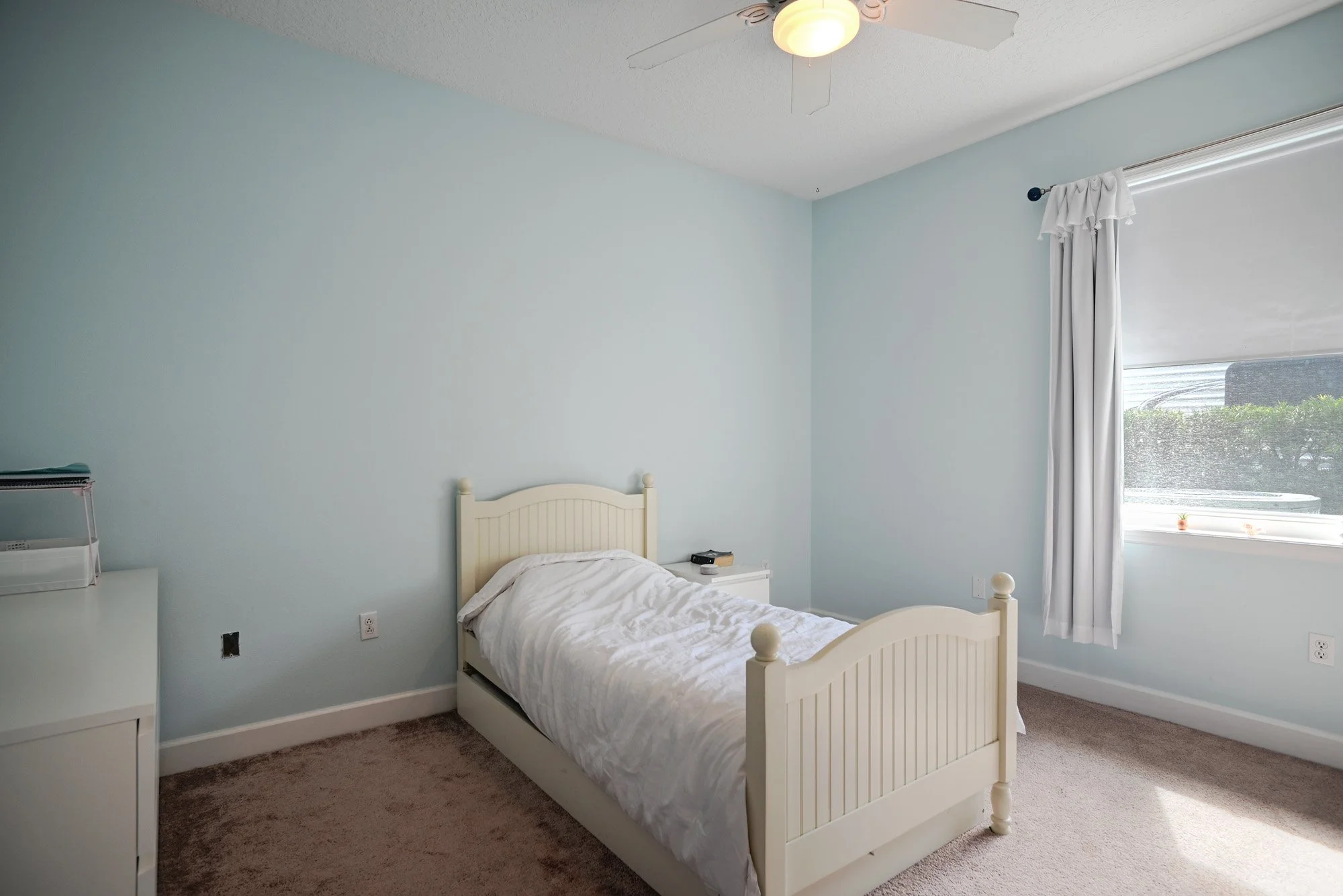 guest bed 2.jpg