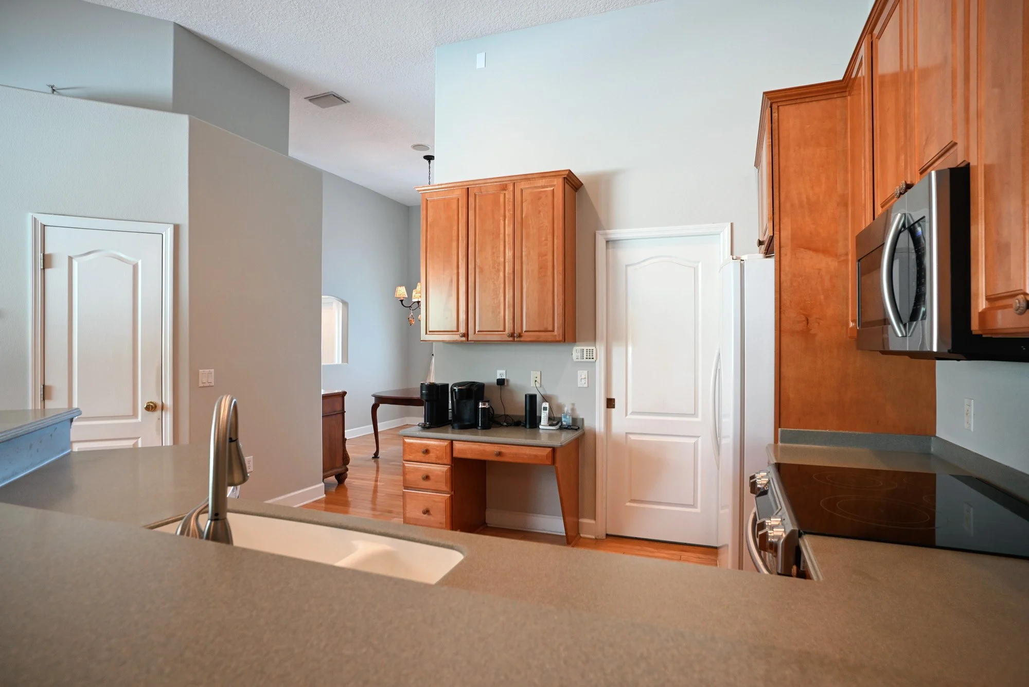 kitchen 2.jpg