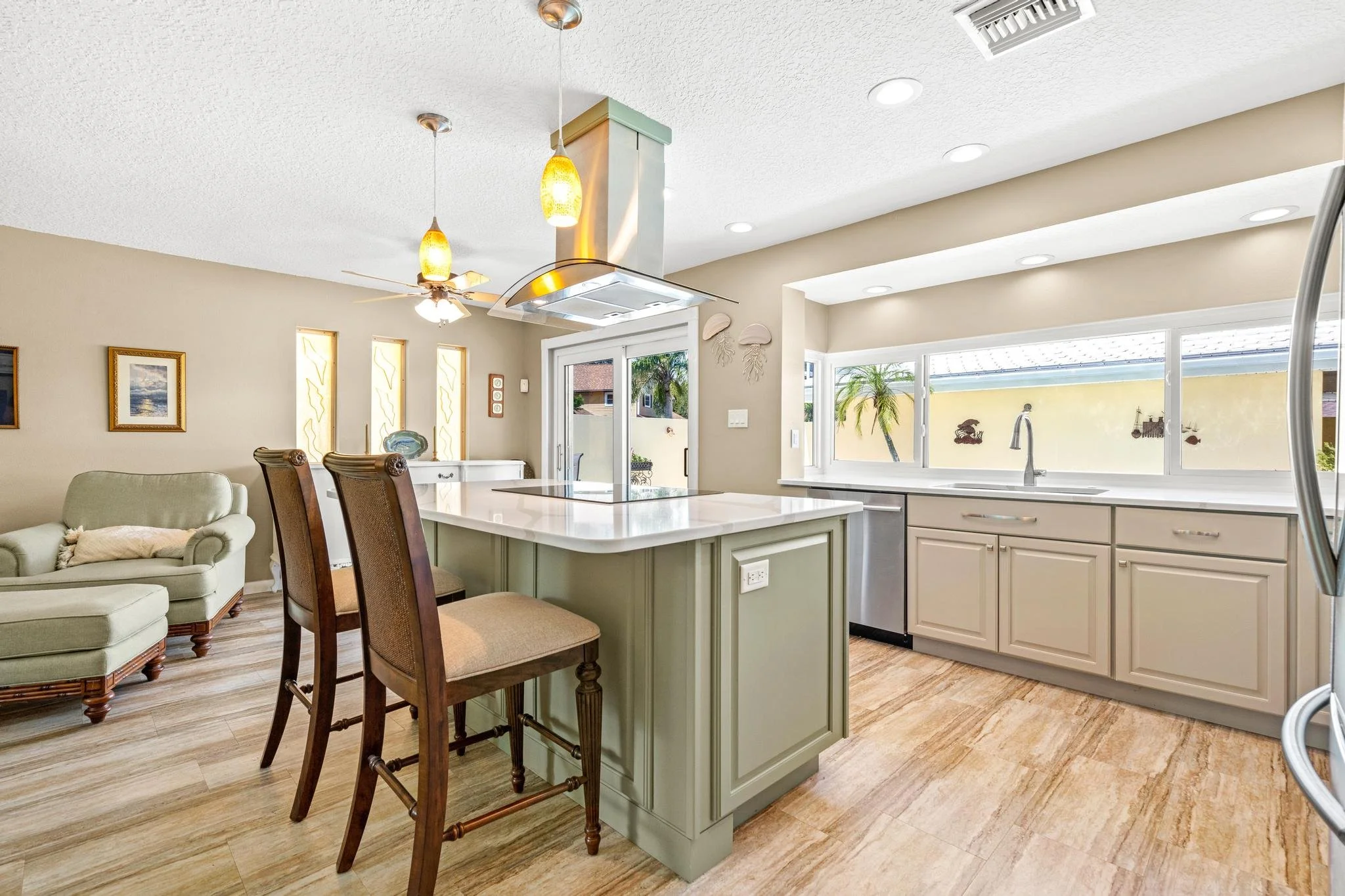 kitchen 1.jpg